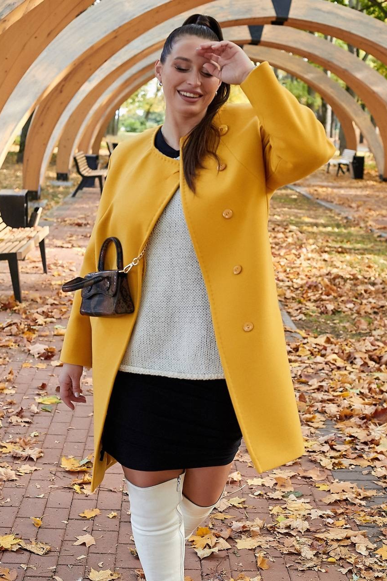 Модель plus size для предметной съемки Виктория БН.Новгород| Sale Easy