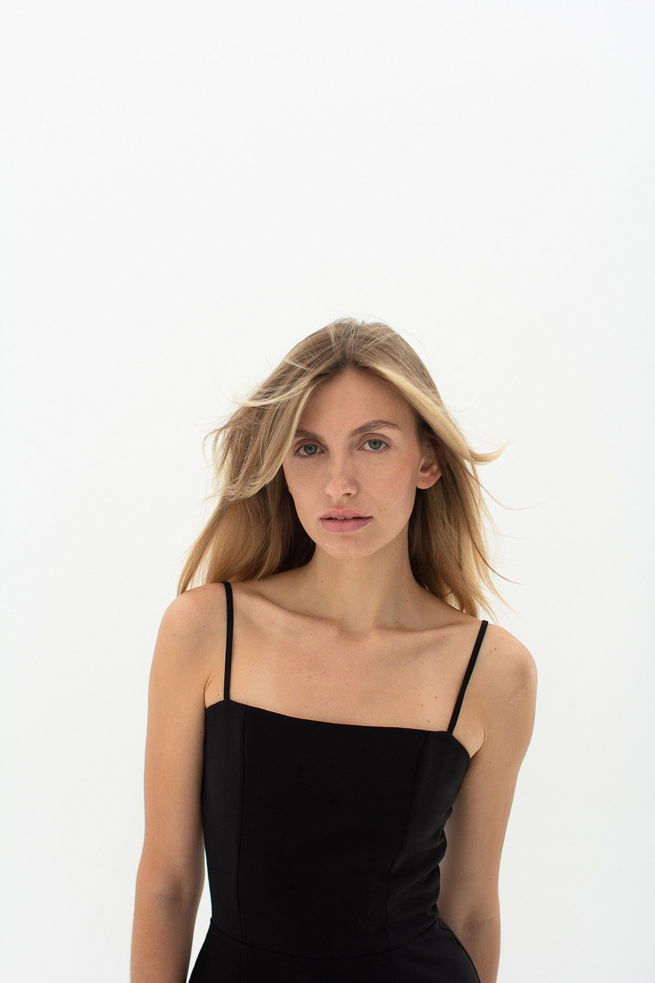 Модель для предметной съемки Юлия С. Москва| Sale Easy