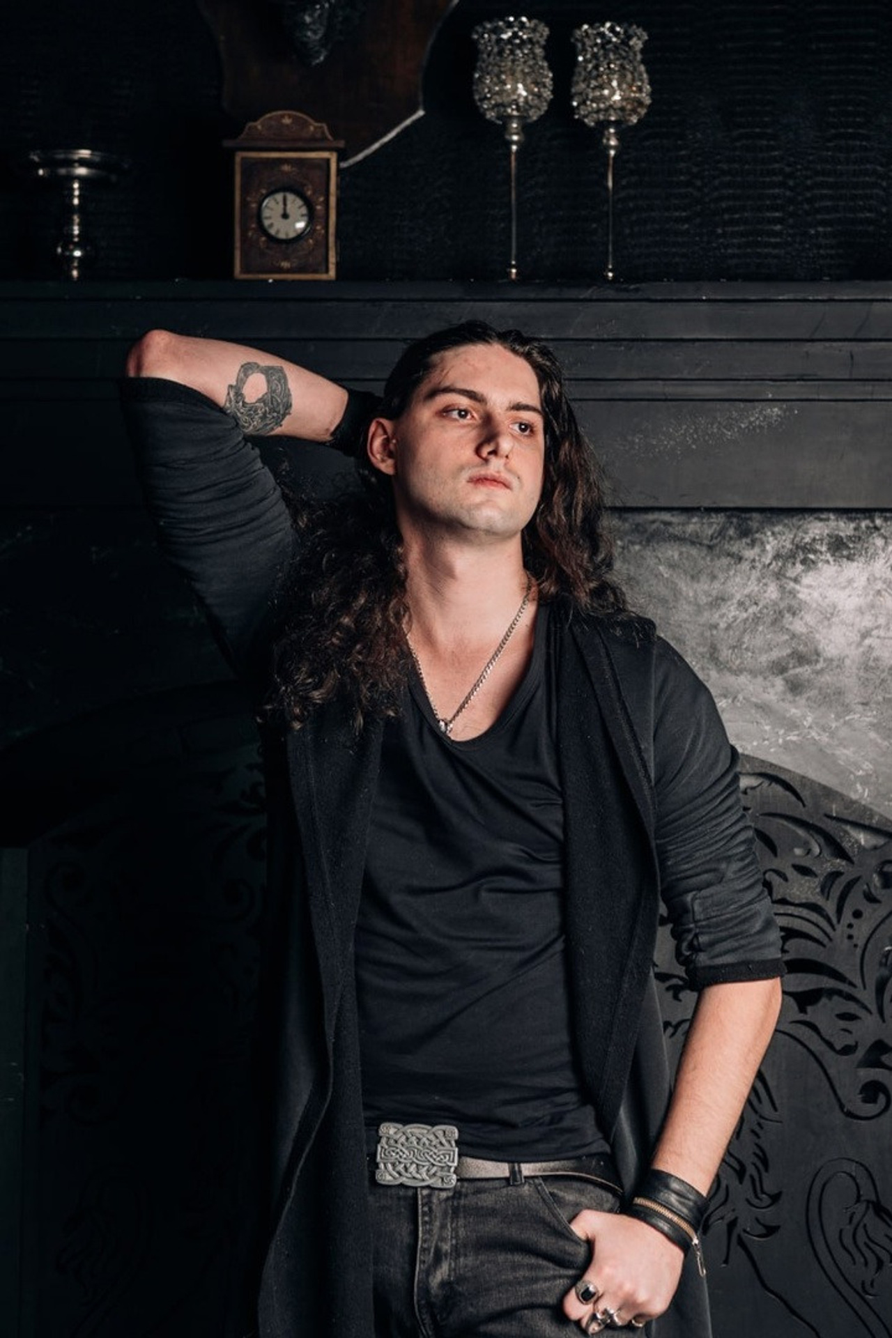 Модель для предметной съемки Николай Москва | Sale Easy