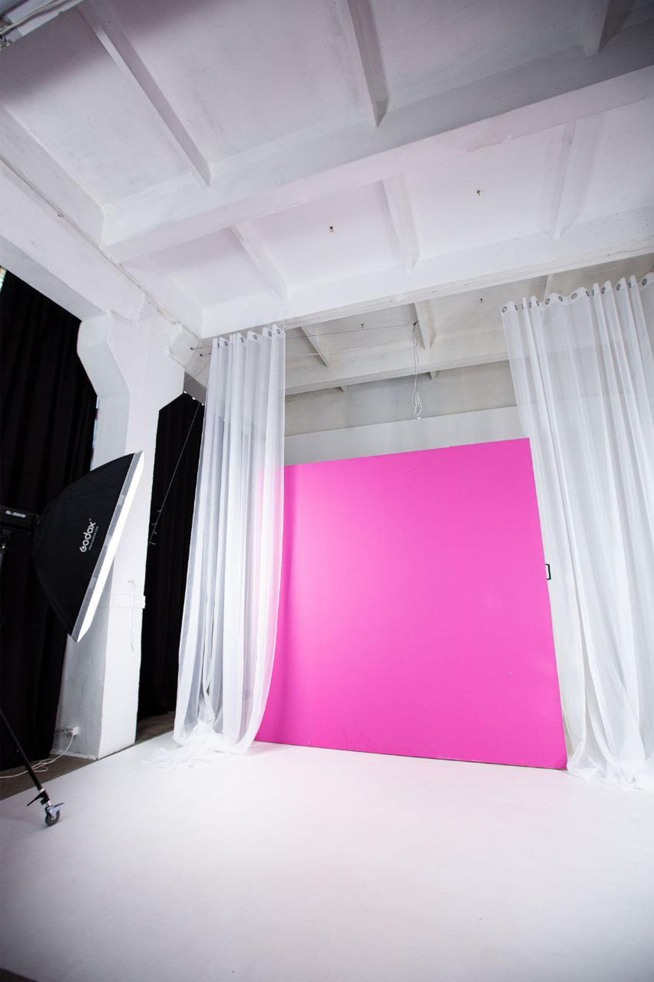 Фотостудия @2click_photostudio зал MOON для предметной съемки Казань