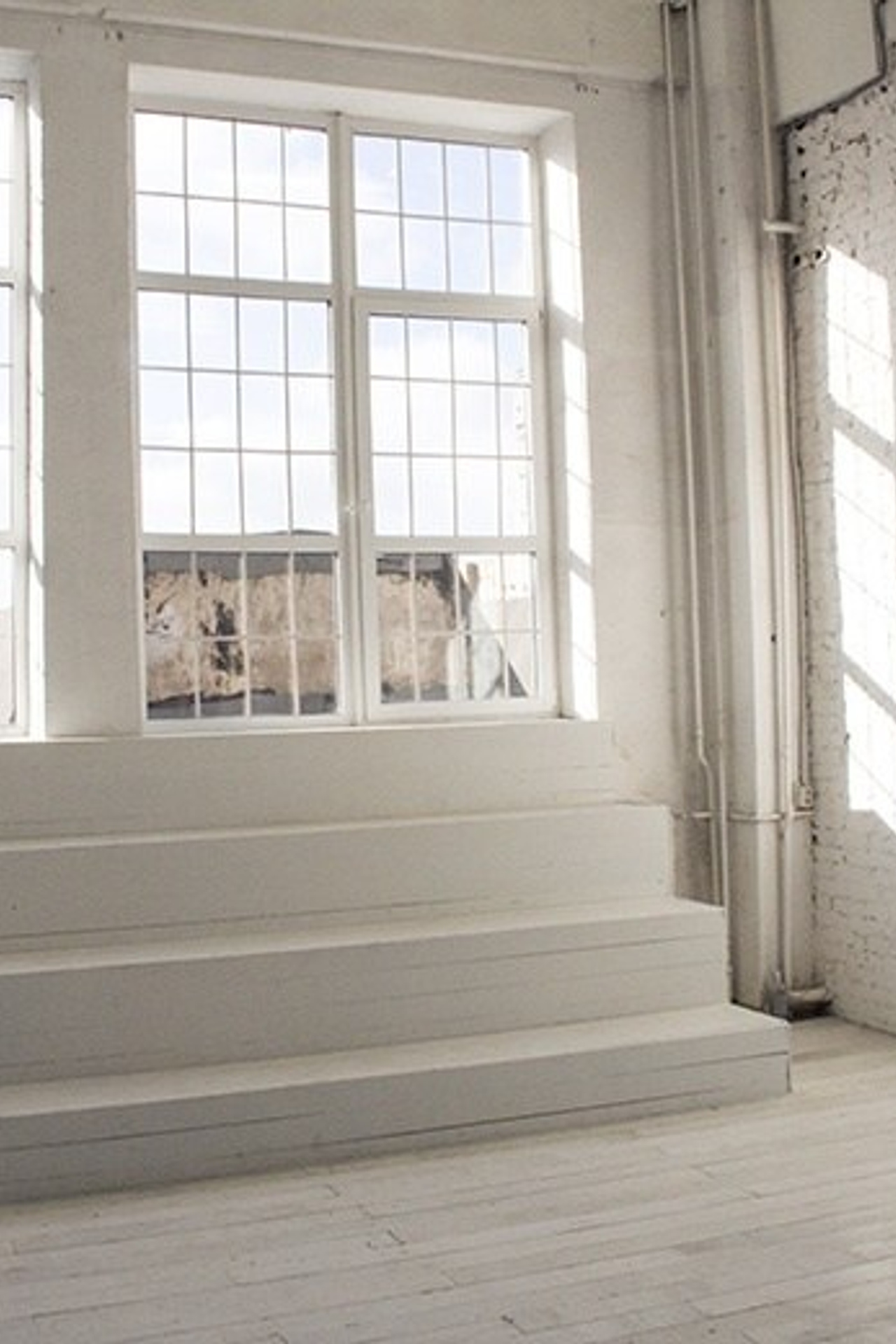 Студия для предметной съемки CROSS — Салют Москва | Sale Easy