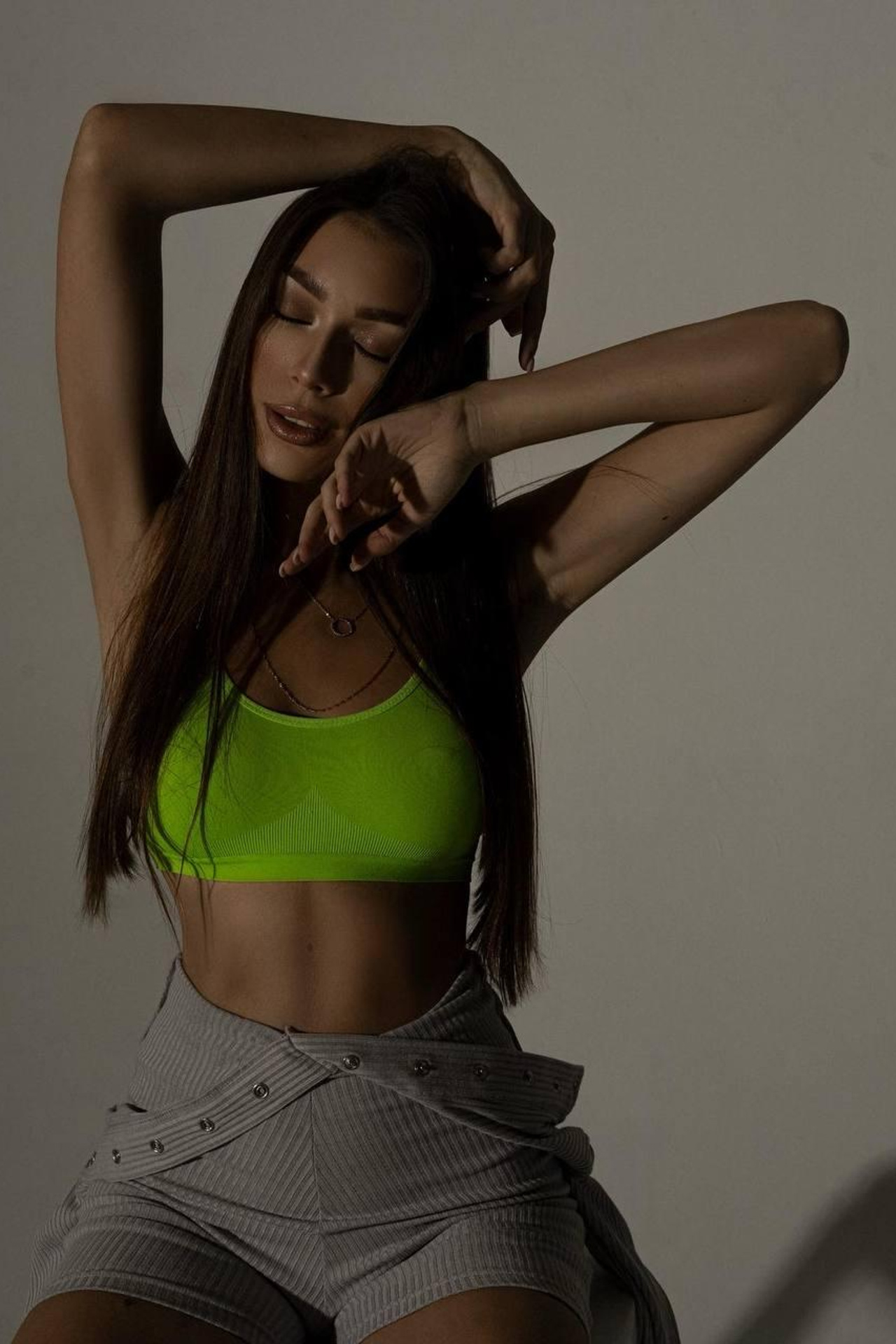 Модель для предметной съемки Олеся 1 Н.Новгород | Sale Easy