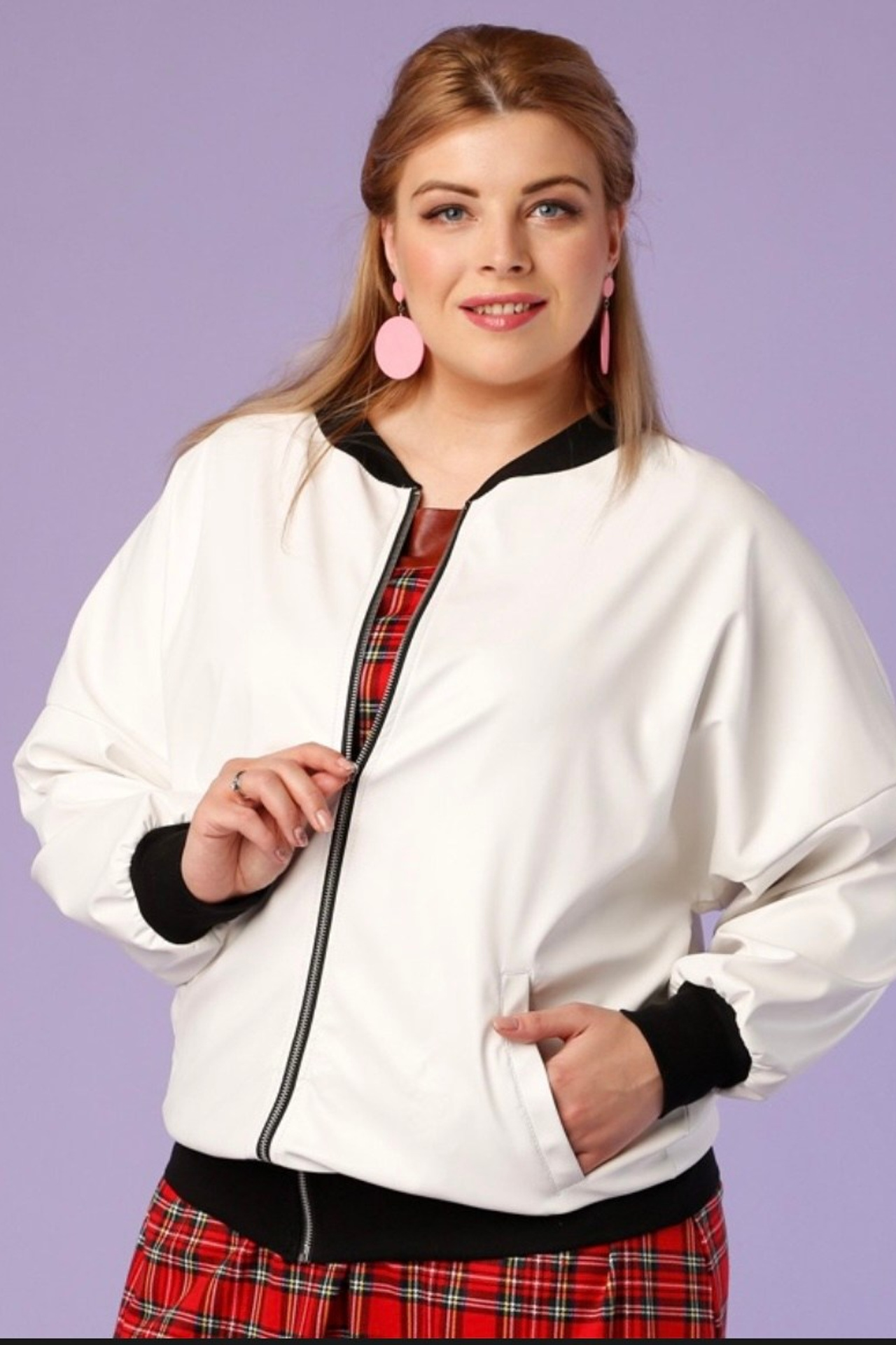 Модель plus size для предметной съемки Людмила А. Москва | Sale Easy