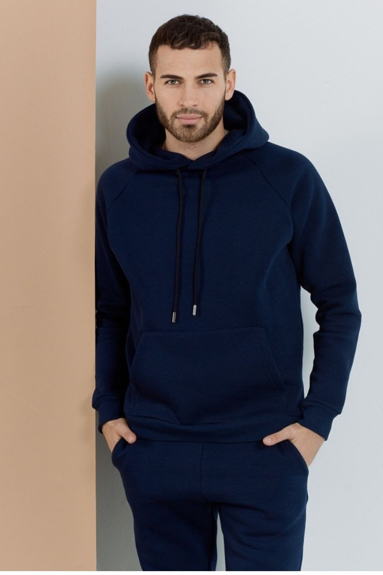 Модель для предметной съемки Иван Москва | Sale Easy