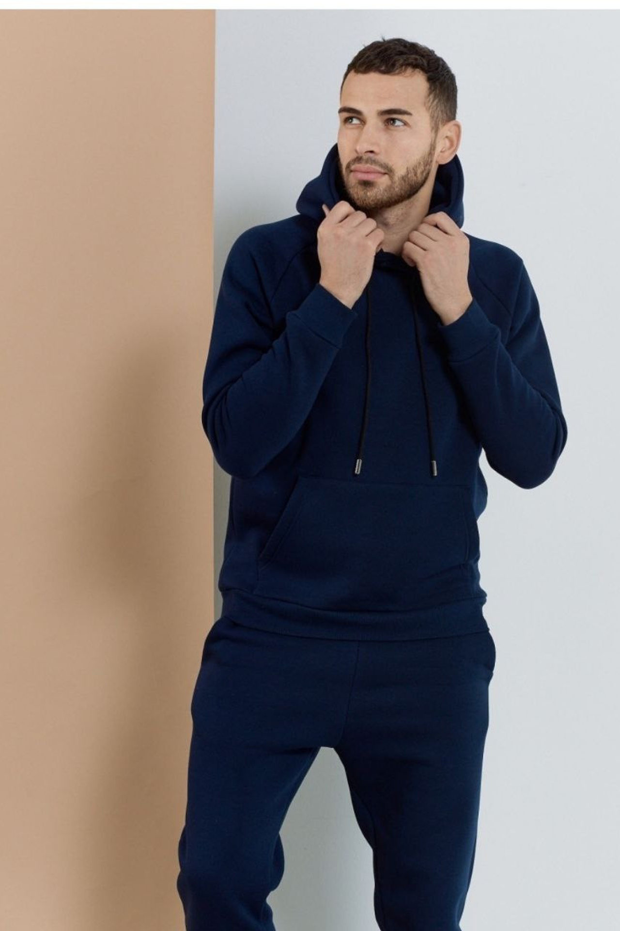 Модель для предметной съемки Иван Москва | Sale Easy