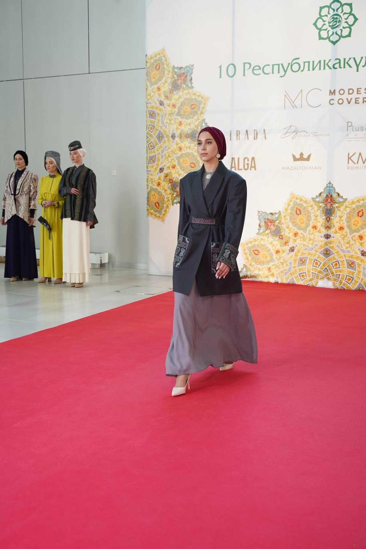 Модель для съемки для интернет магазинов Аделя Казань| Sale Easy