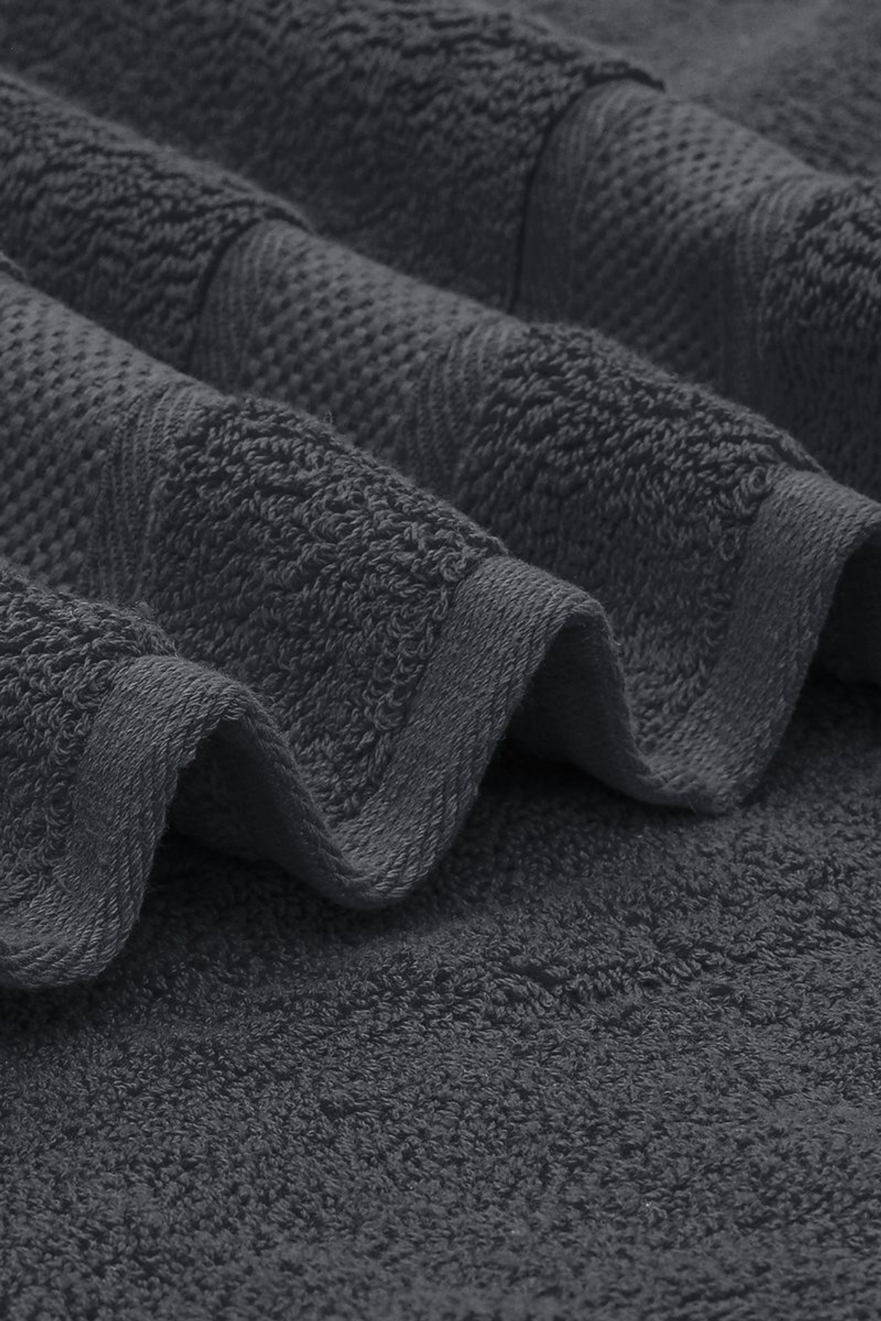 Профессиональная предметная съемка полотенец для премиального бренда.