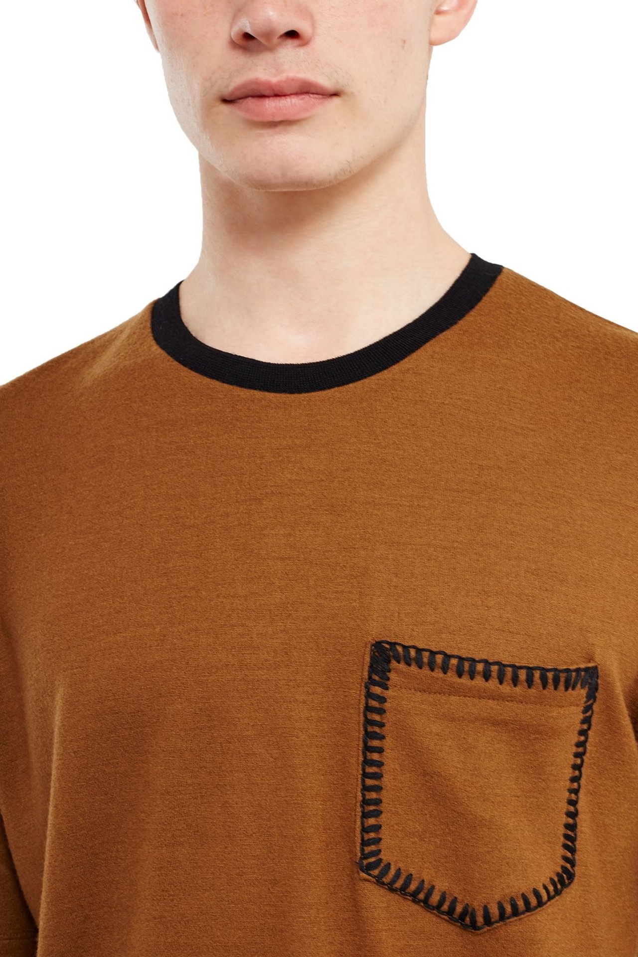 Идея для мужского повседневного стиля с ветровкой