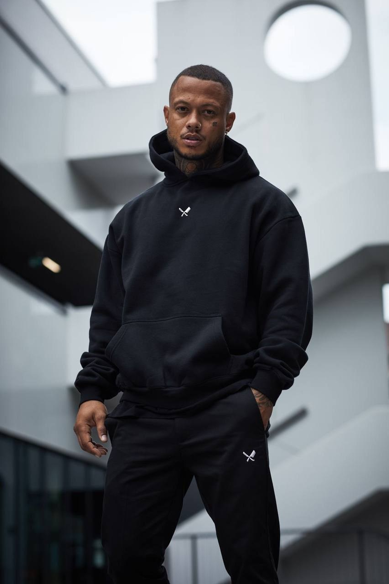 Пример образа с различными текстурами ткани