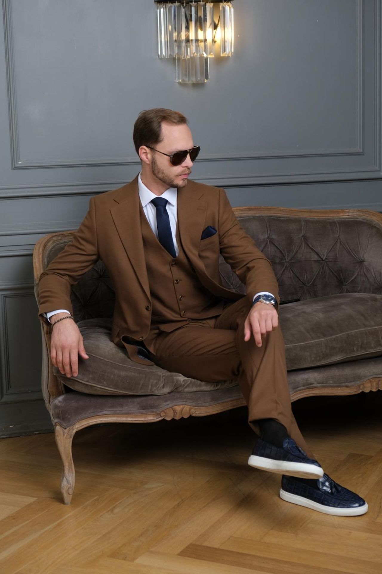 Модель для предметной съемки Александр Д С-Петербург | Sale Easy