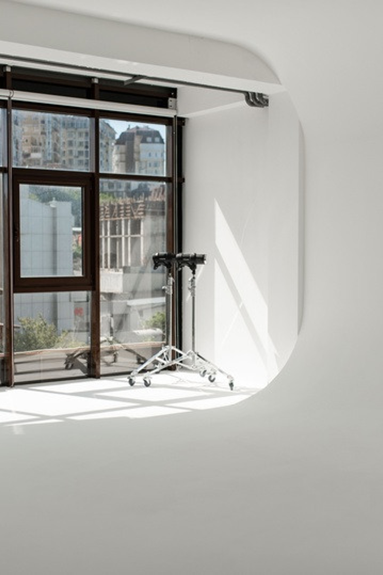 Студия 2412STUDIO Зал #2 для предметной съемки Сочи|Sale Easy