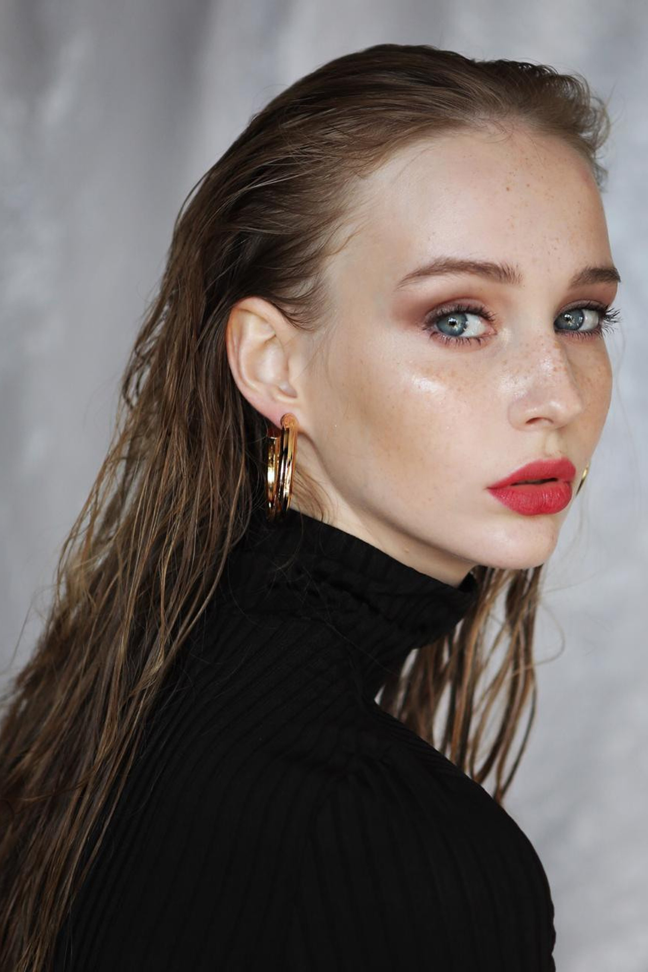 Модель для предметной съемки  Алекс Б Сочи| Sale Easy