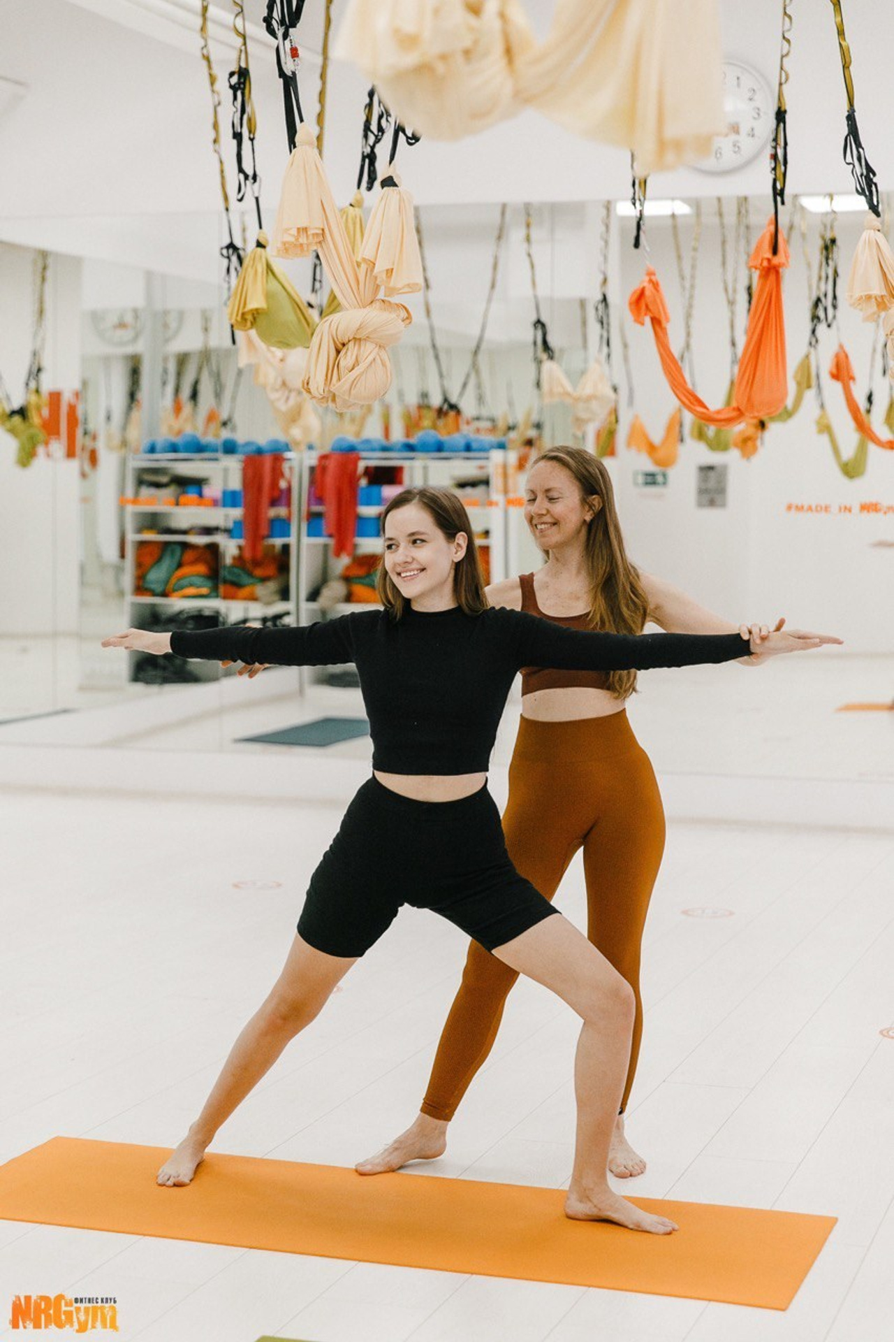 Модель для предметной съемки Ангелина Д. Красноярск| Sale Easy