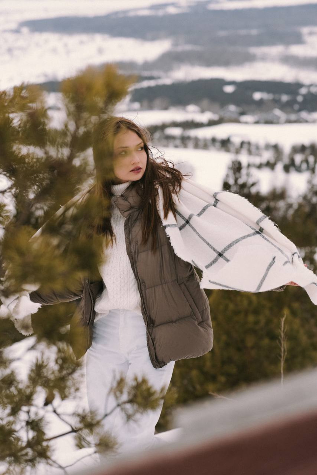 Модель для предметной съемки Салима Москва| Sale Easy