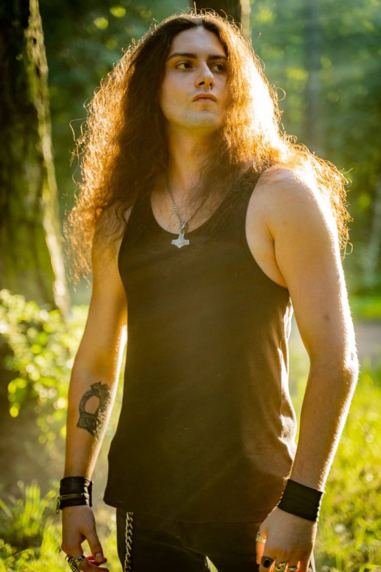 Модель для предметной съемки Николай Москва | Sale Easy