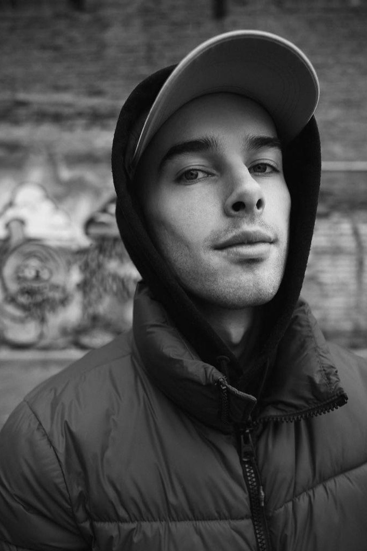 Модель для съемки для интернет магазинов Вадим Москва | Sale Easy