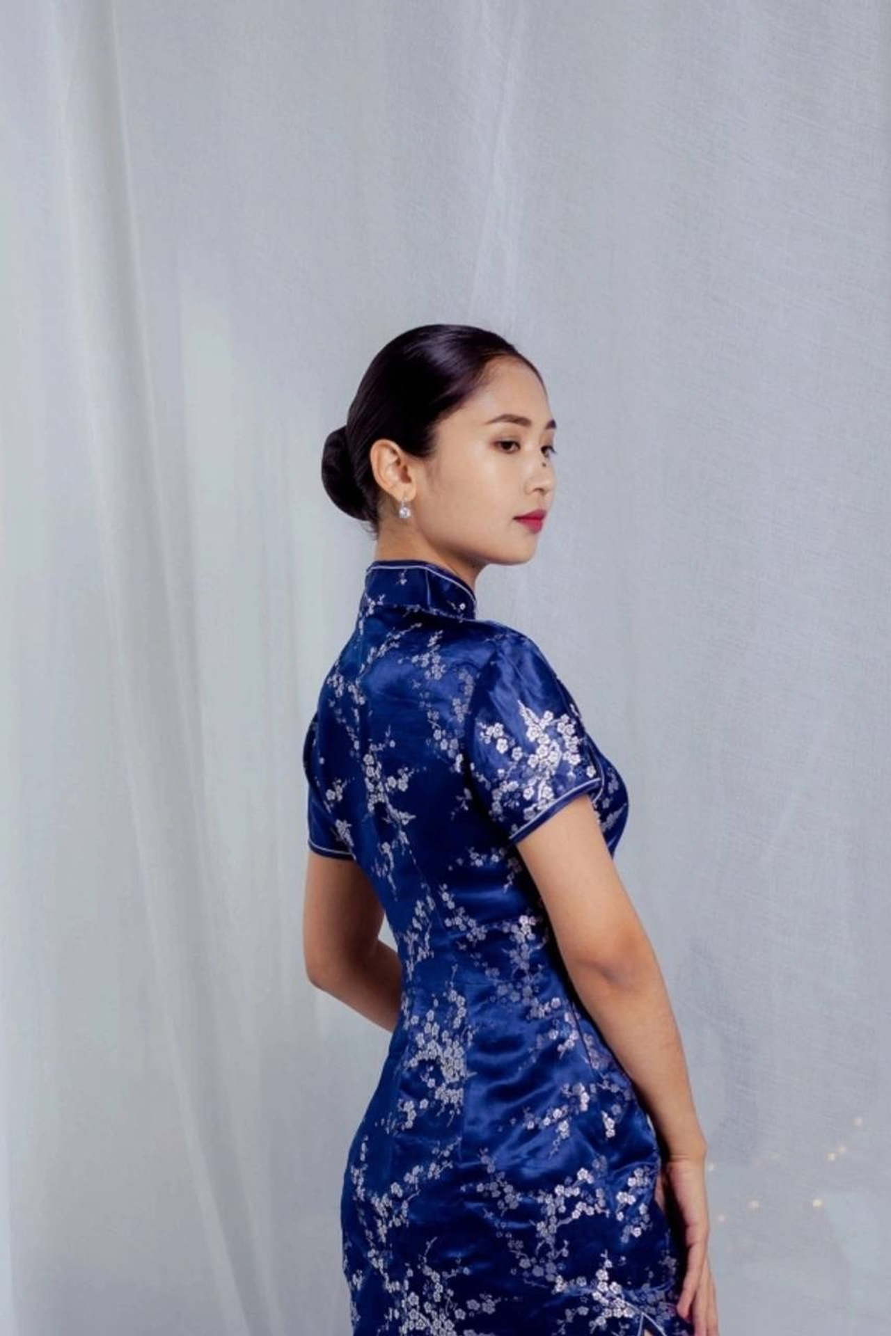 Модель для предметной съемки Дамира Красноярск| Sale Easy