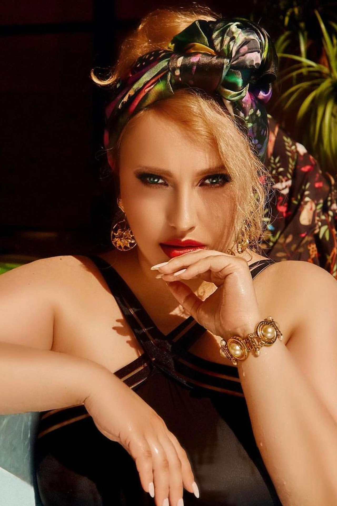 Модель plus size для предметной съемки Юлия Б.Москва | Sale Easy