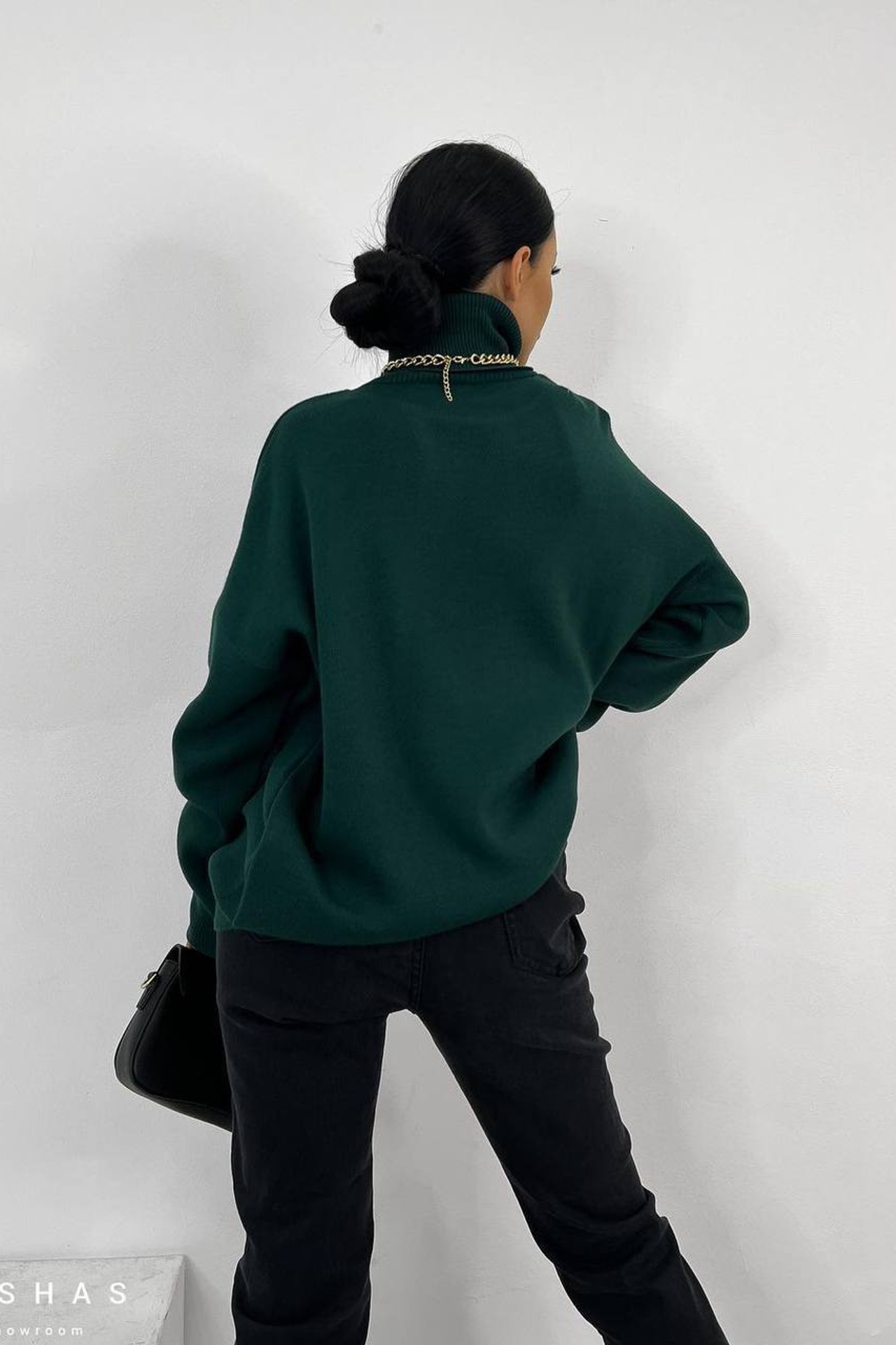 Профессиональная съемка свитеров оверсайз для уютного зимнего гардероба