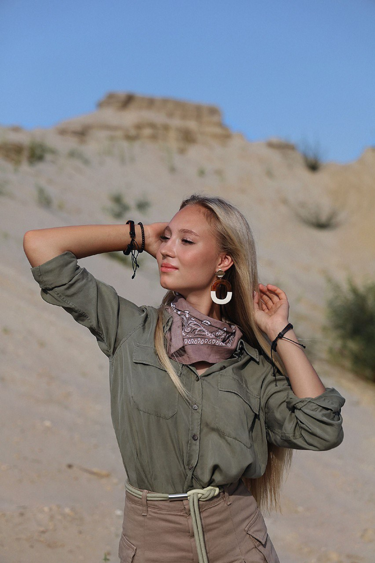 Модель для предметной съемки Юлия Ц. Н.Н.| Sale Easy