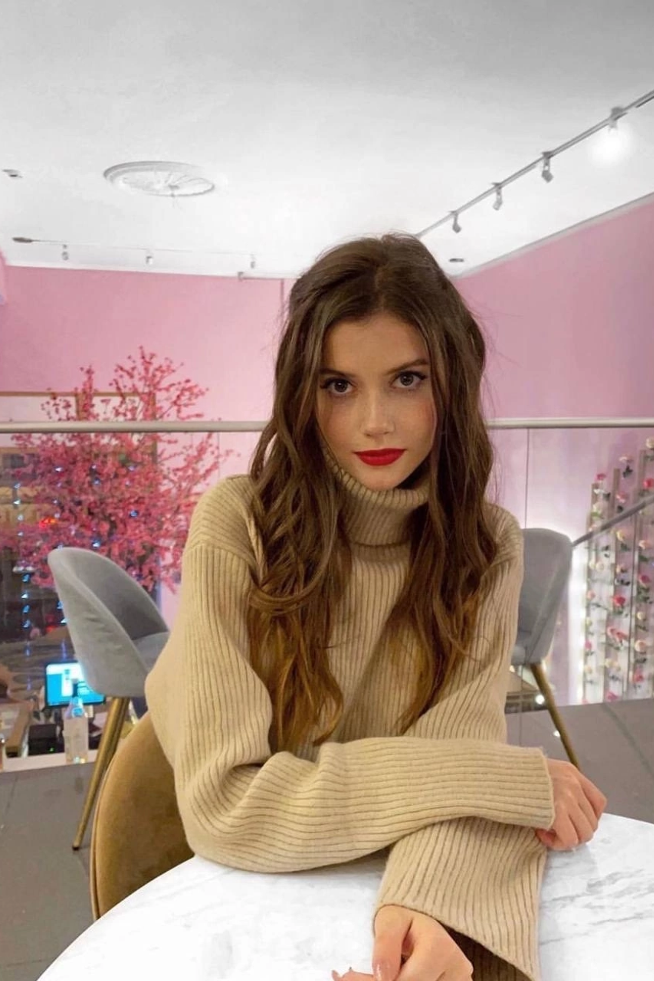 Модель для предметной съемки Кристина К. С-Петербург | Sale Easy