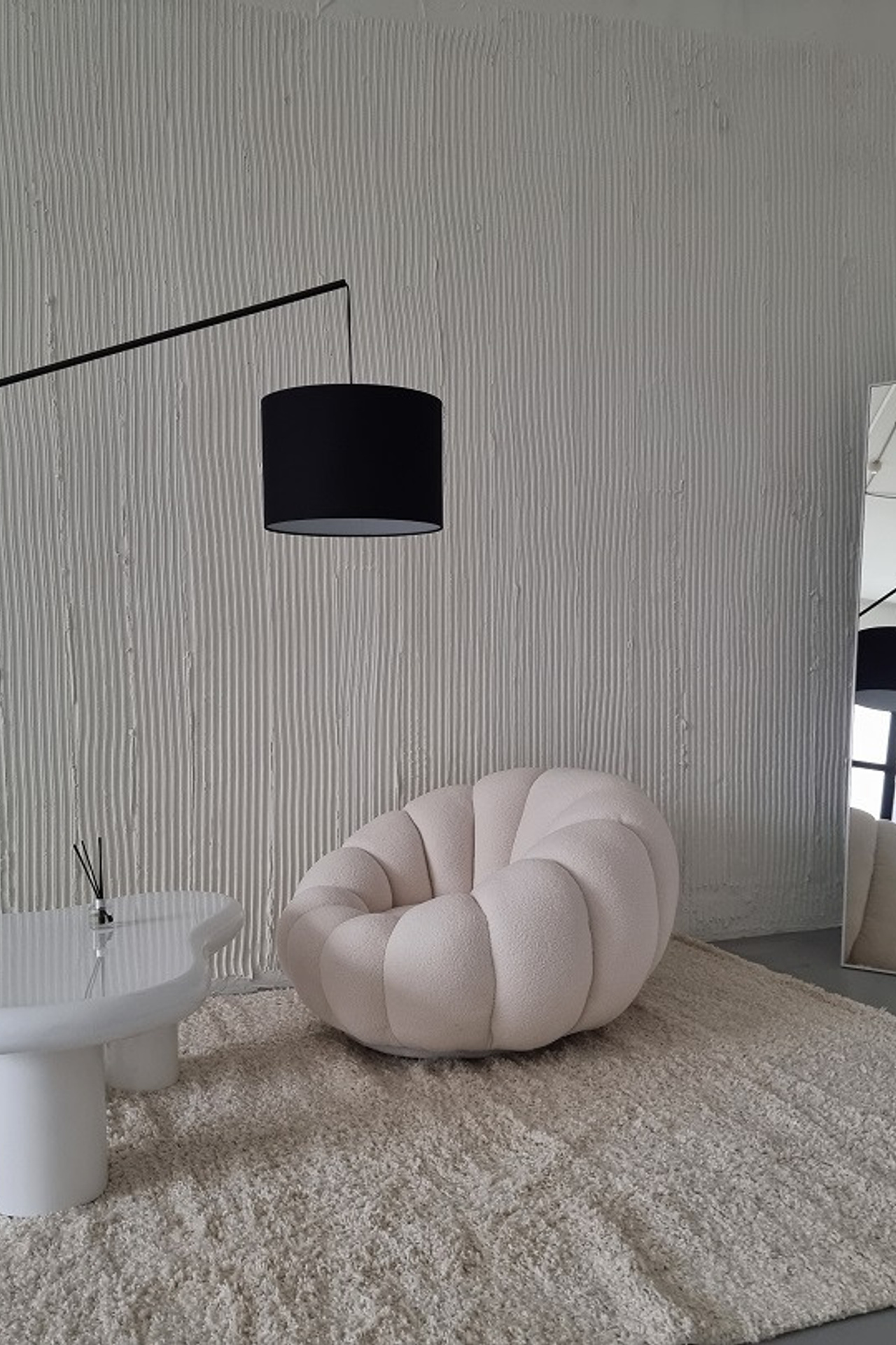 Студия для предметной съемки REPLACE — LANVIN Москва | Sale Easy