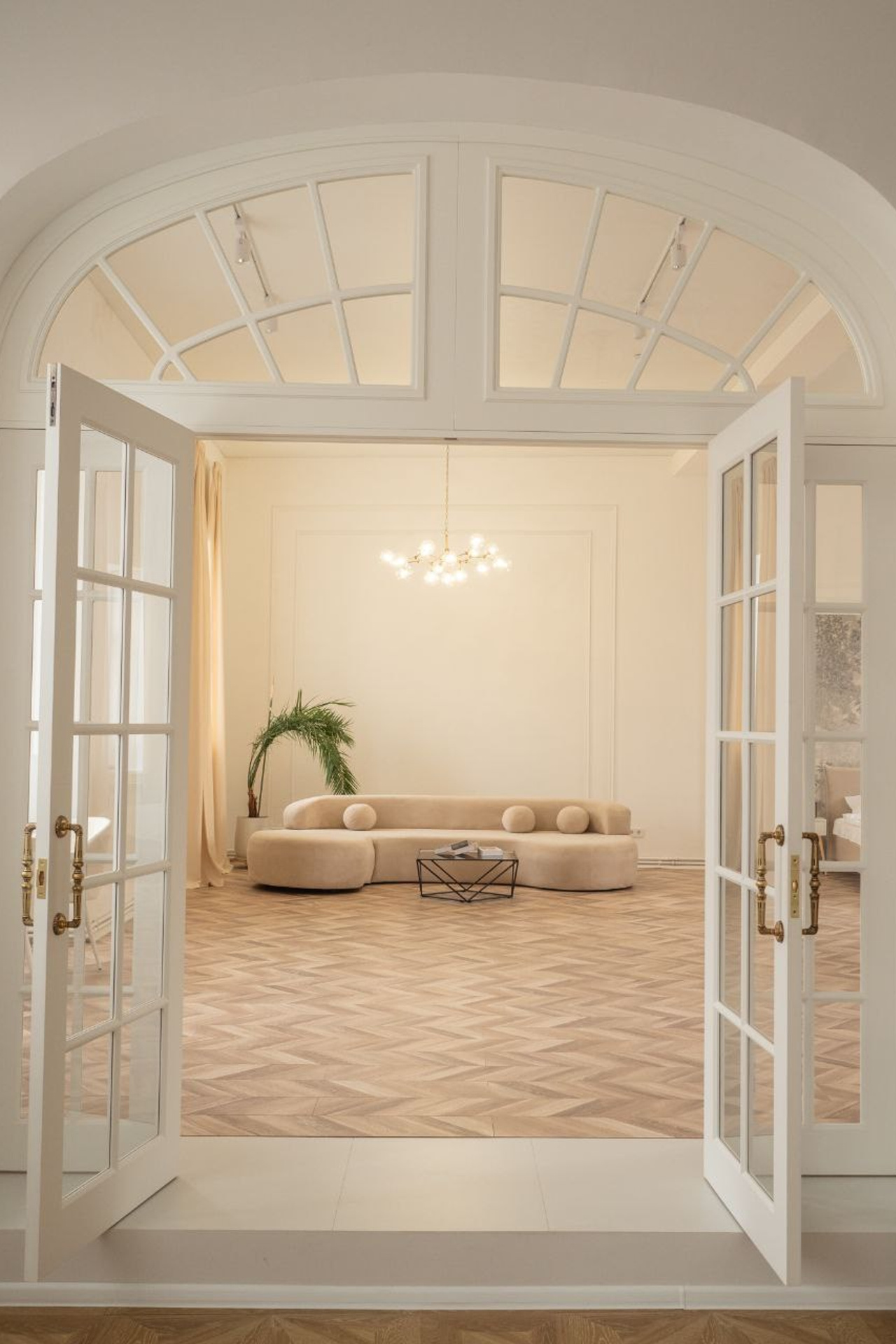 Студия 1884 Studio — зал Шарм для предметной съемки Казань|Sale Easy