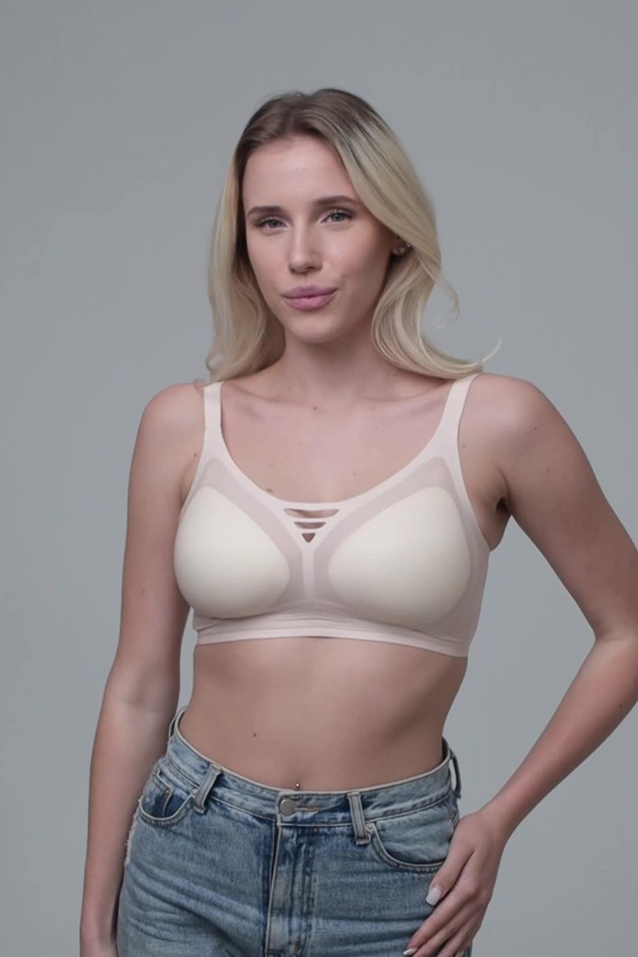 Портфолио видеосъемка одежды для маркетплейсов | Sale Easy