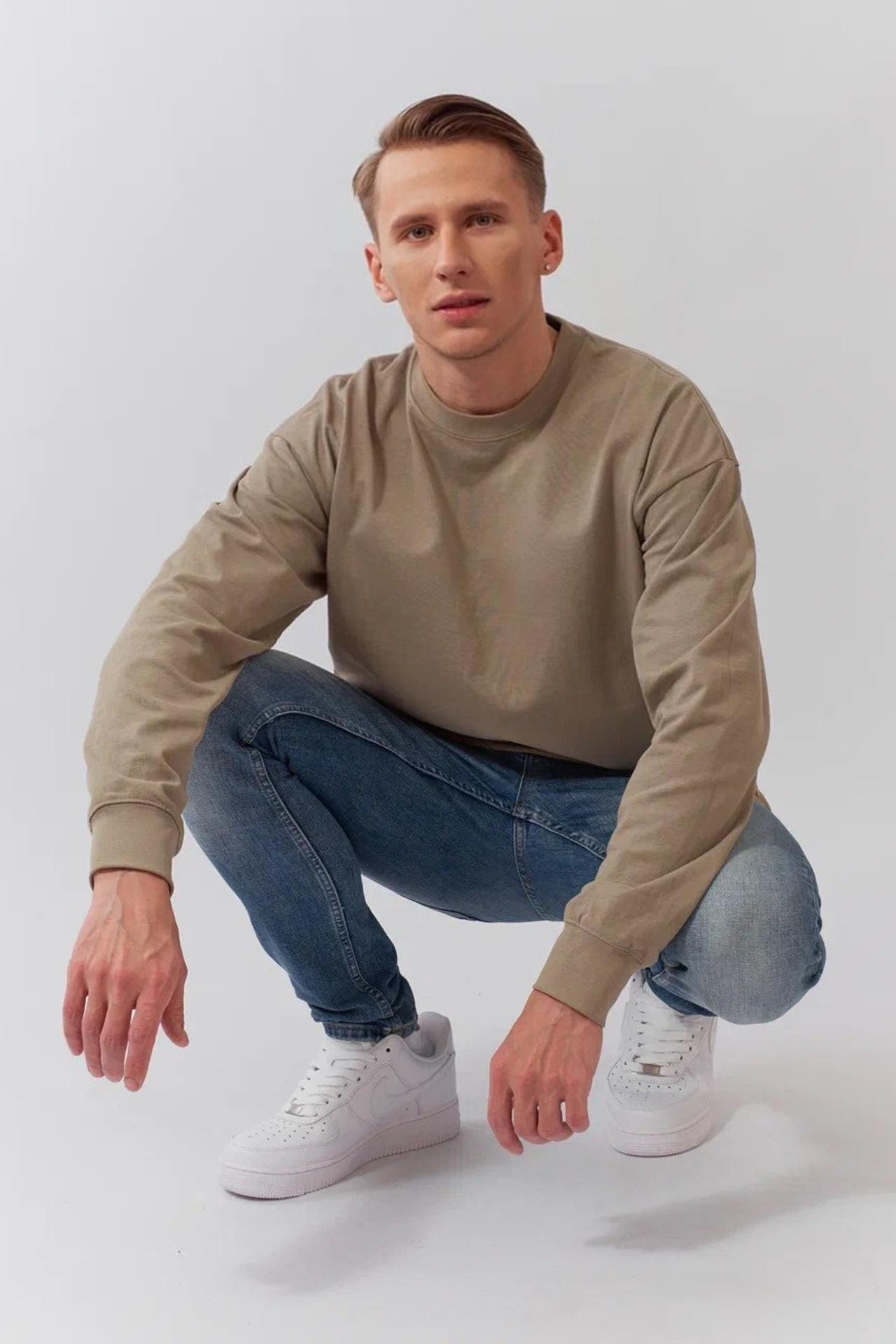 Модель для предметной съемки Антон Москва | Sale Easy