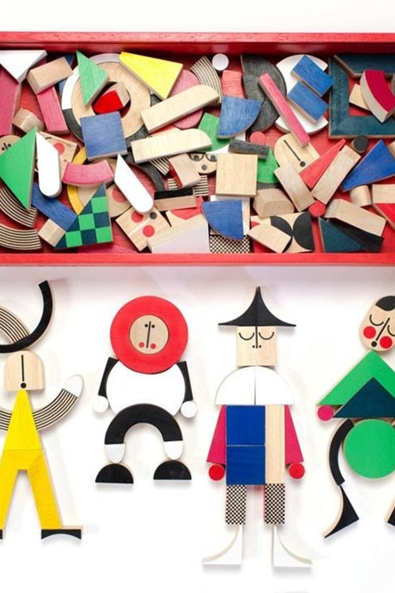 Референс для конструкций и наборов для творчества среди детских игрушек.