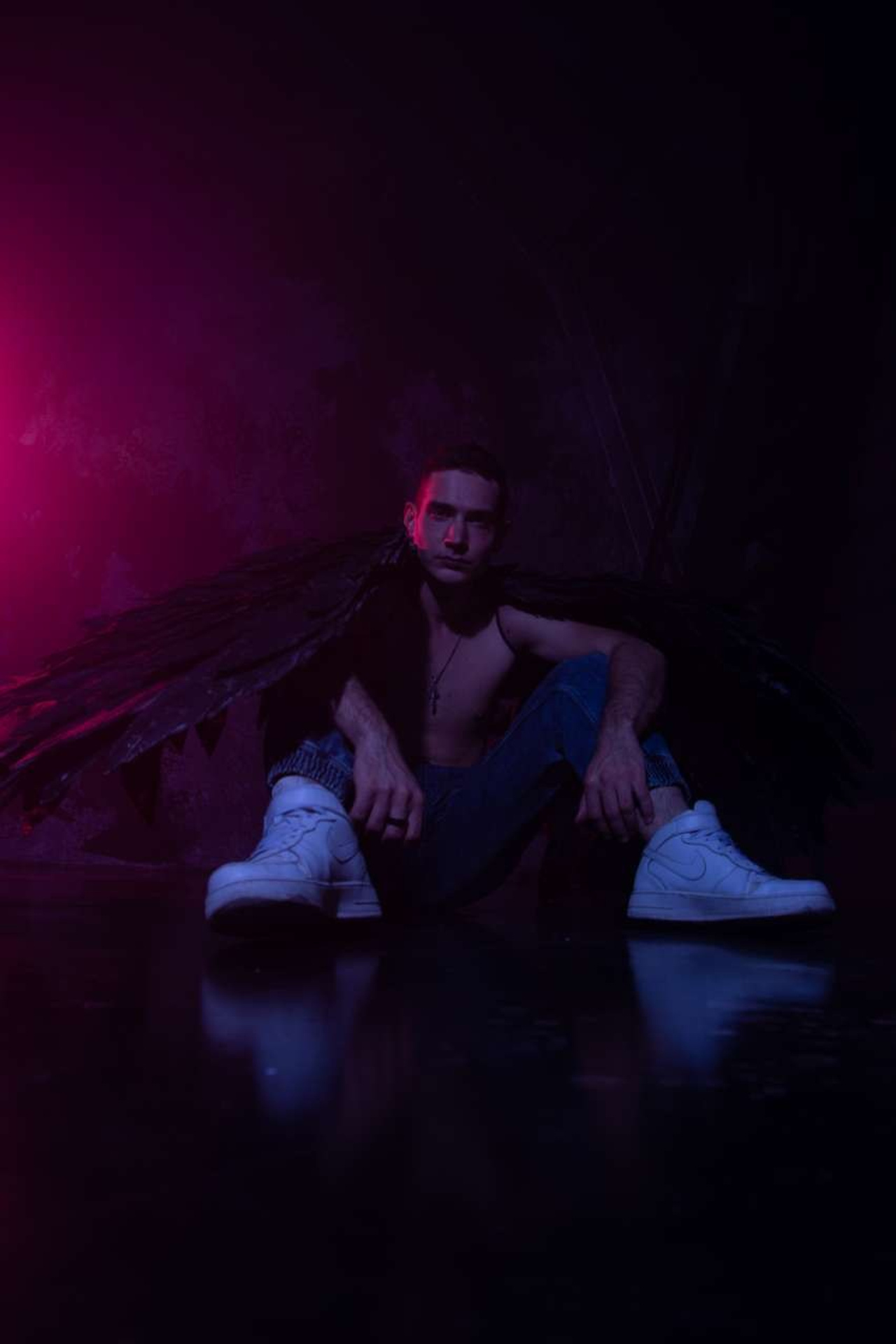 Модель для предметной съемки Евгений А Красноярск| Sale Easy