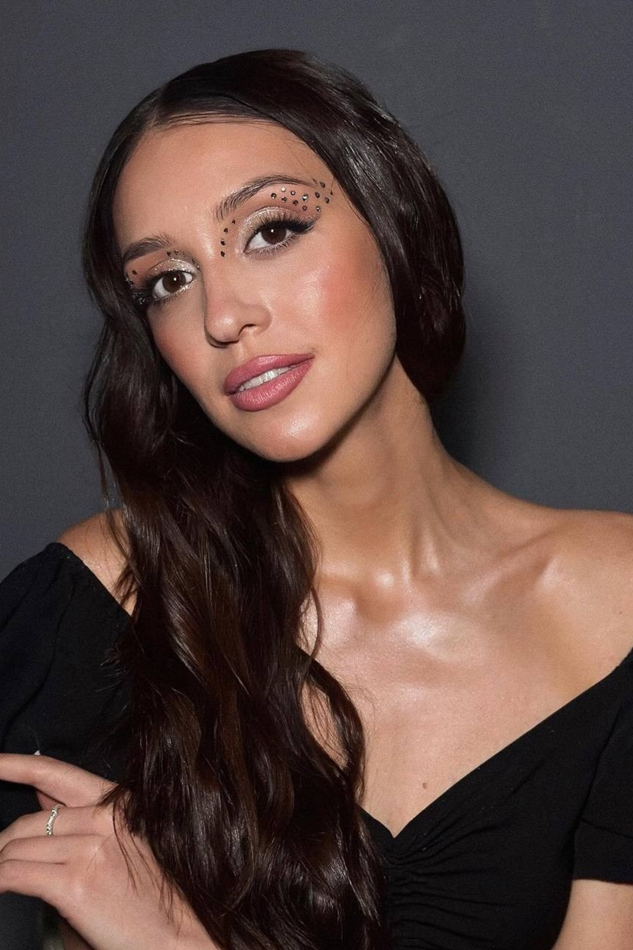 Модель для предметной съемки Юлия А. Н.Новгород| Sale Easy