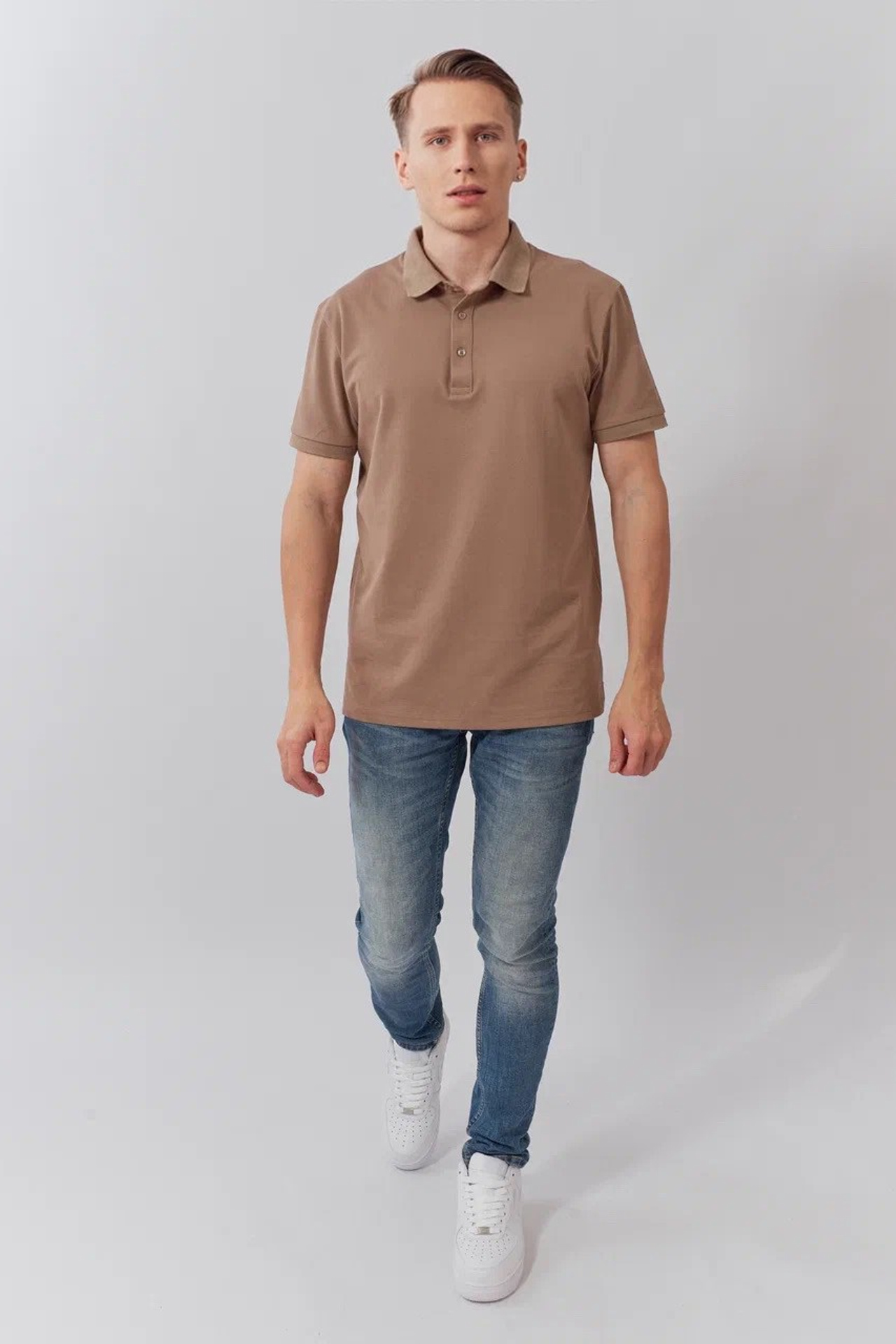 Модель для предметной съемки Антон Москва | Sale Easy