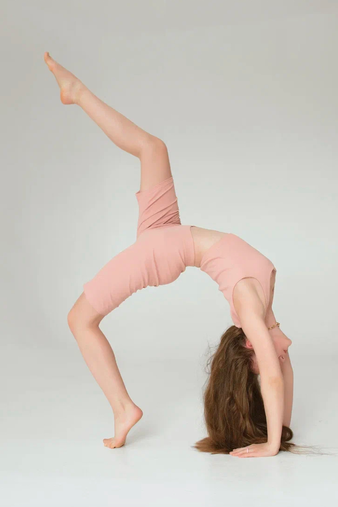 Модель для предметной съемки Алёна Б Новосибирск| Sale Easy