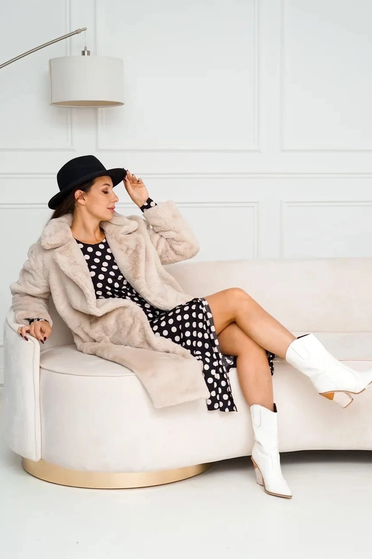 Модель для предметной съемки Юлия 9 Н.Новгород | Sale Easy