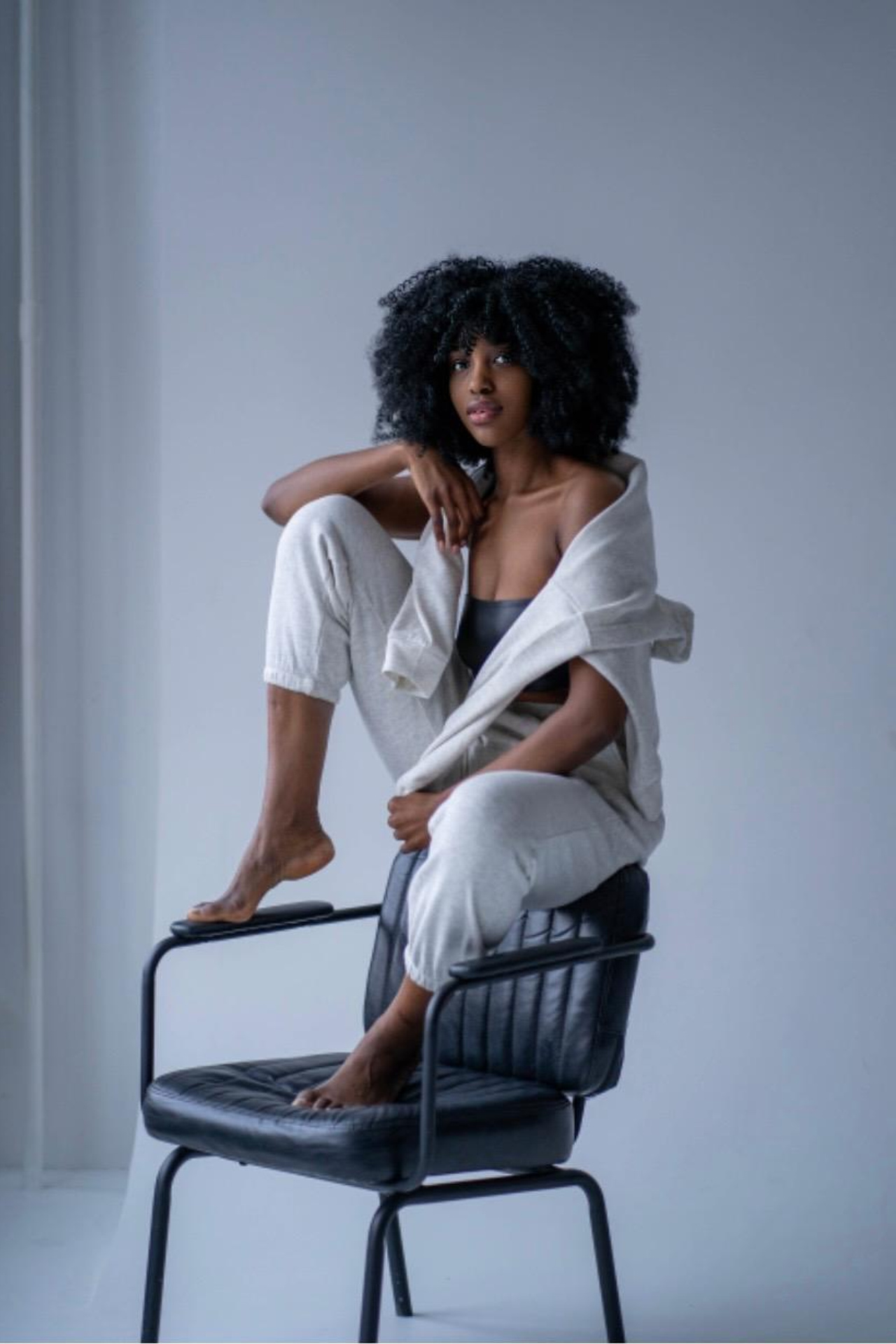 Модель для предметной съемки Дельфин Москва| Sale Easy