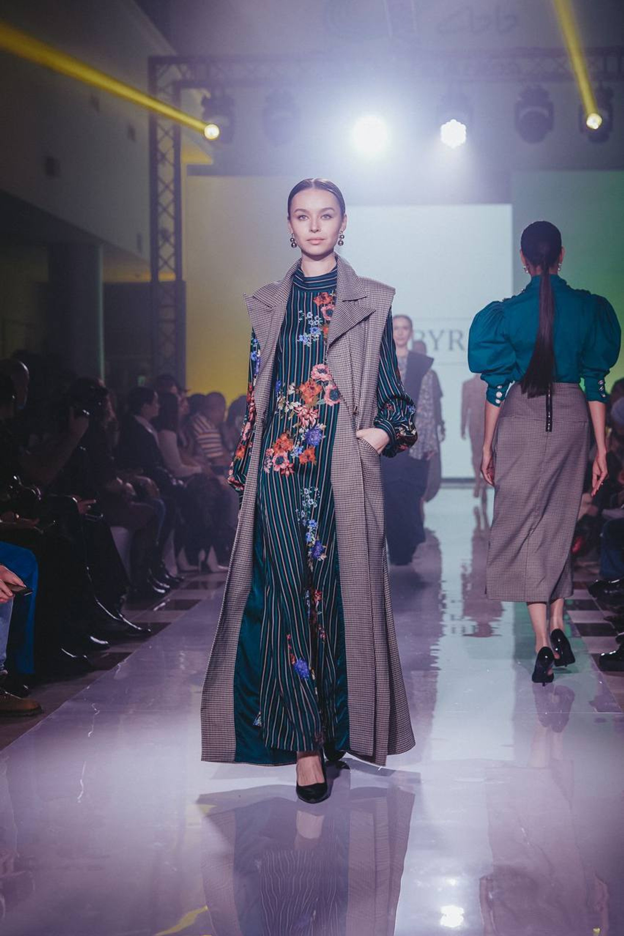 Модель для съемки для интернет магазинов Лилия Казань| Sale Easy