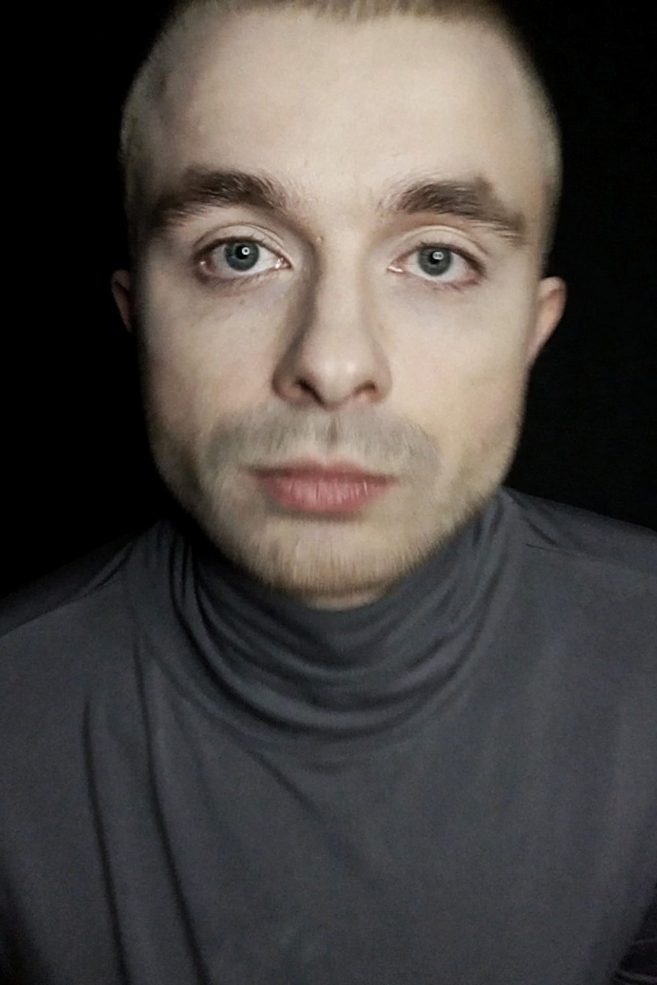 Модель для предметной съемки Василий Москва | Sale Easy