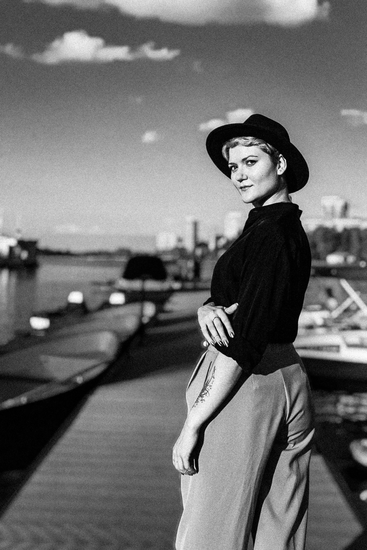 Модель для предметной съемки Виктория К. Красноярск| Sale Easy