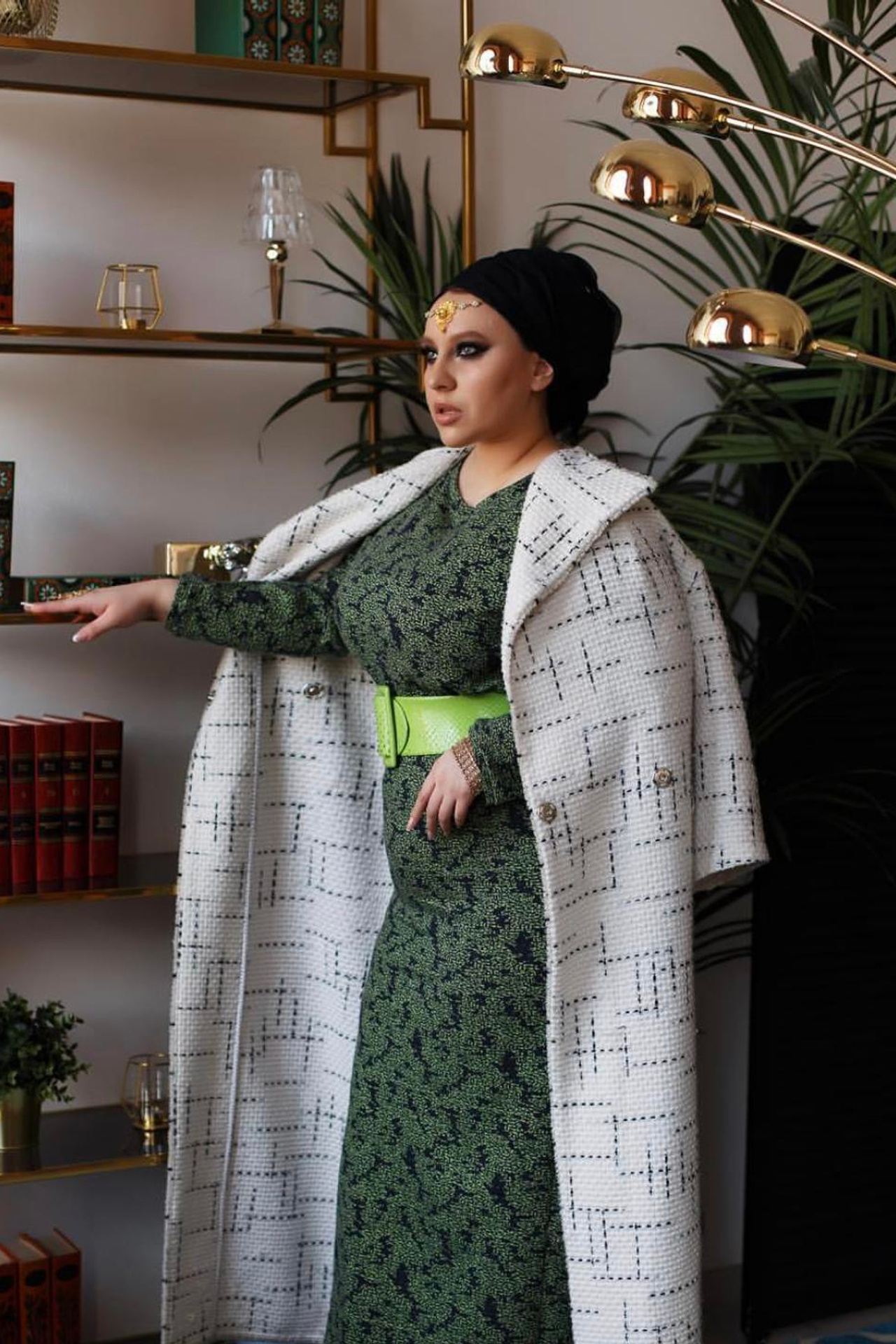 Модель plus size для предметной съемки Юлия Б.Москва | Sale Easy