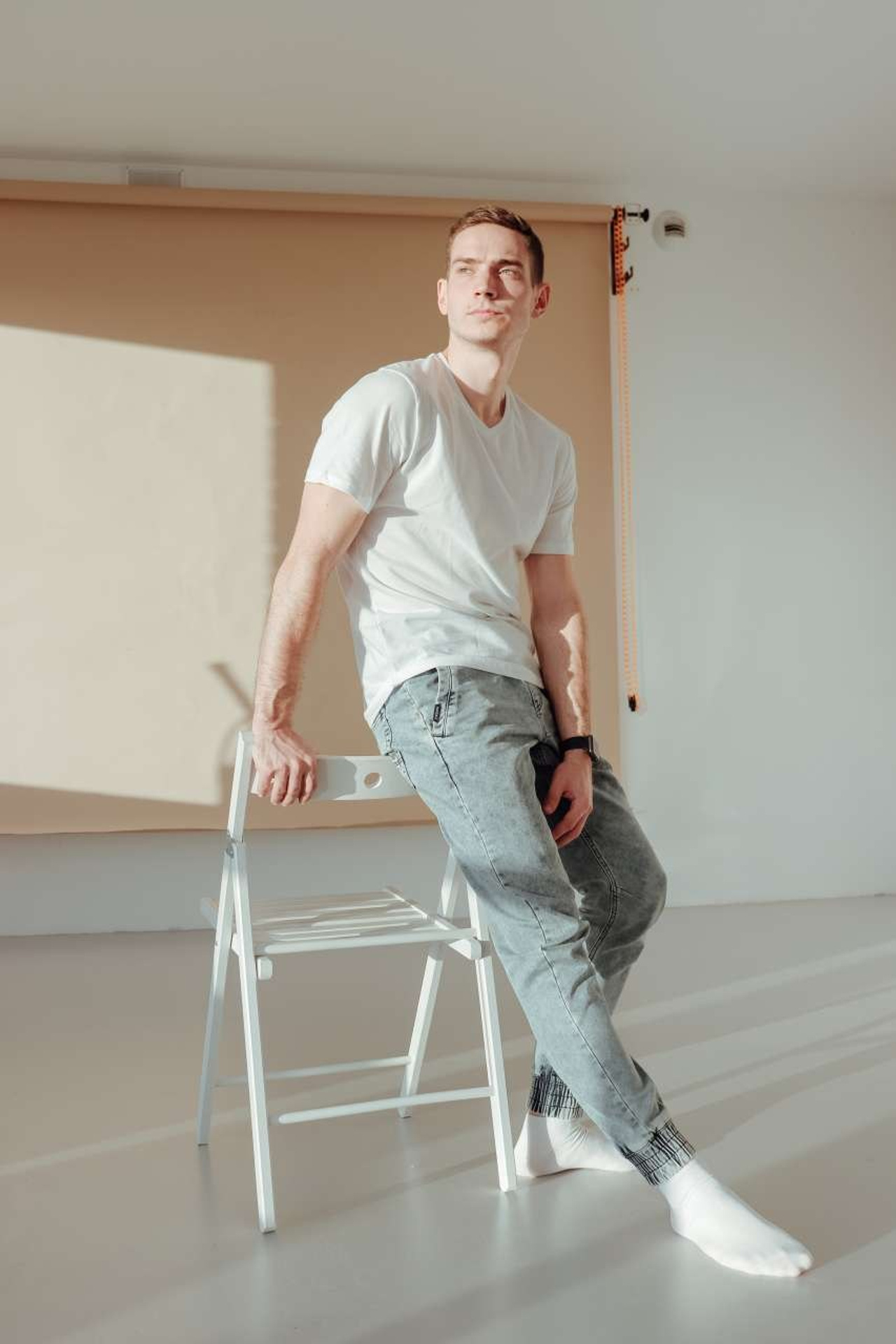 Модель для предметной съемки Евгений А Красноярск| Sale Easy