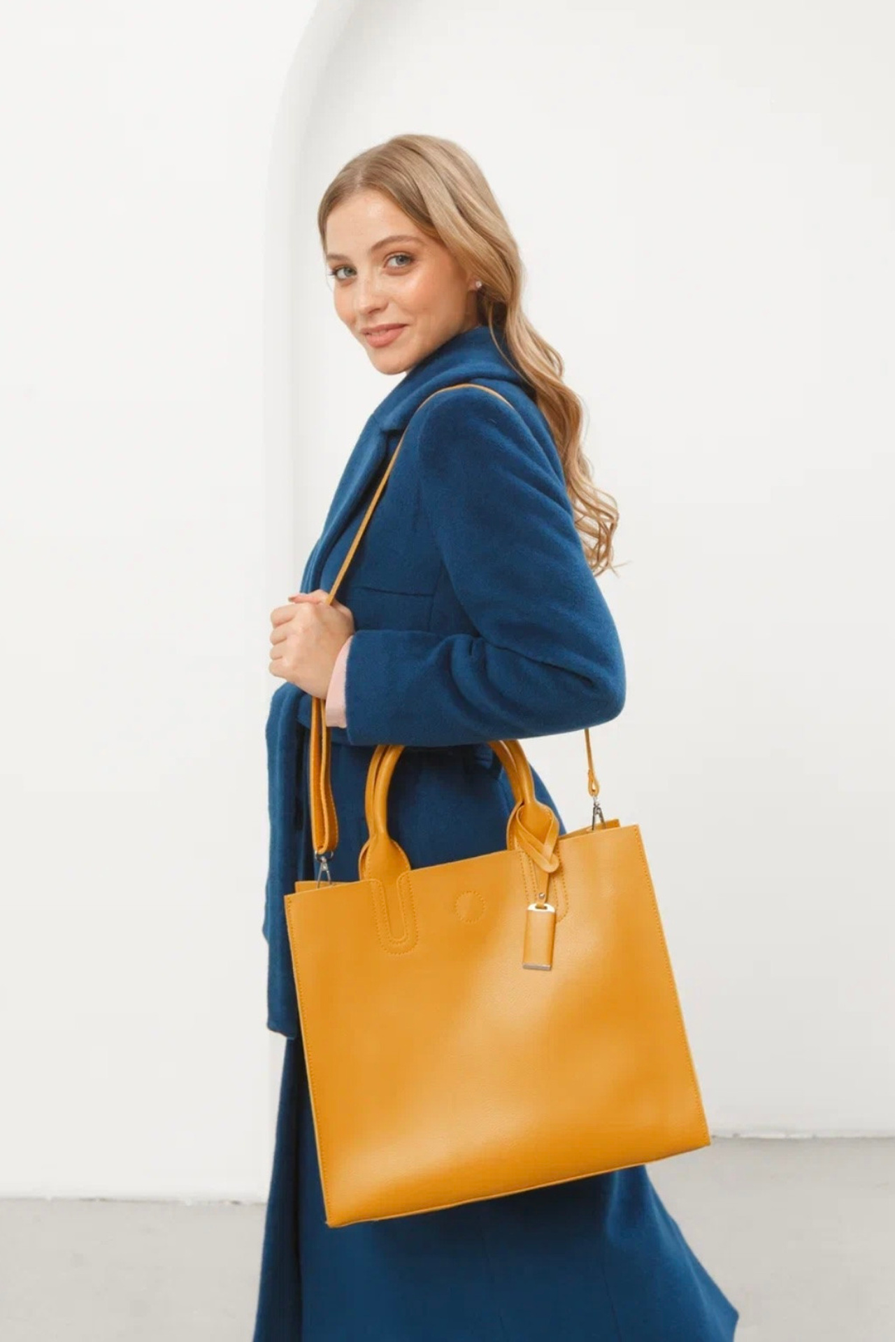 Модель для предметной съемки Диана В.С-Петербург | Sale Easy