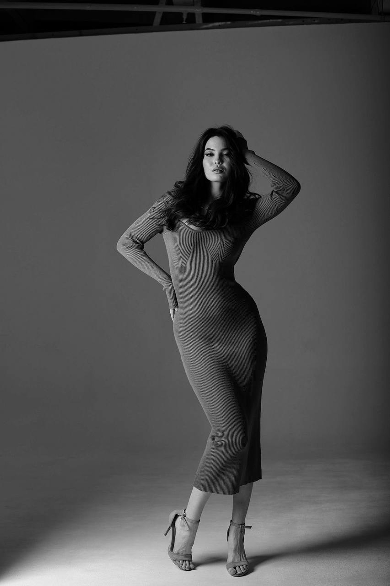 Модель для предметной съемки Аделина Б. Казань| Sale Easy