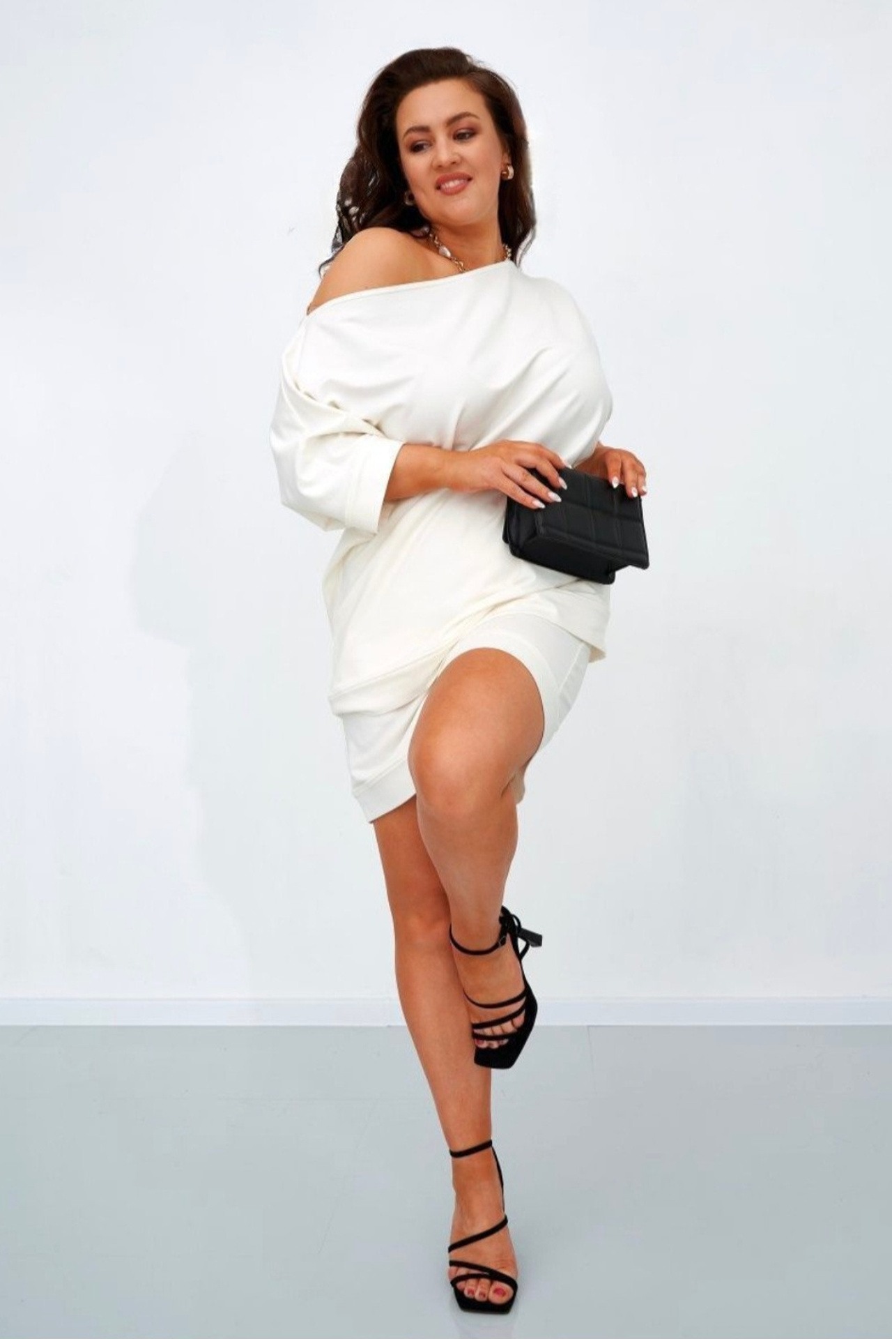 Модель plus size для предметной съемки Виктория Д.Москва | Sale Easy