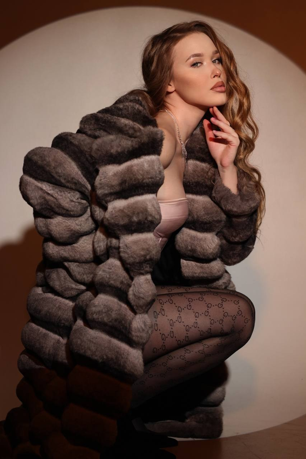 Модель для предметной съемки Татьяна К. Красноярск| Sale Easy