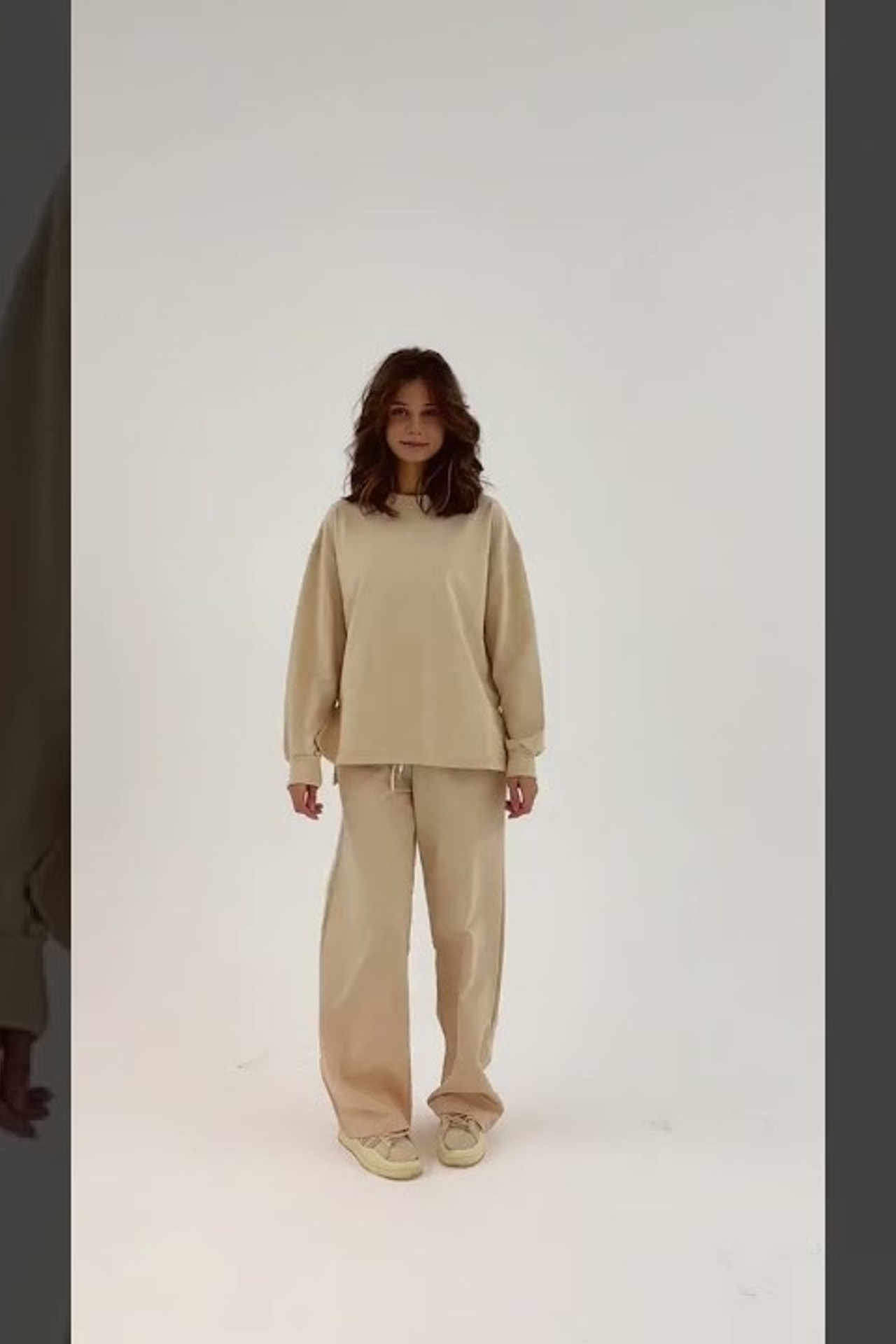 Портфолио видеосъемка одежды для маркетплейсов | Sale Easy