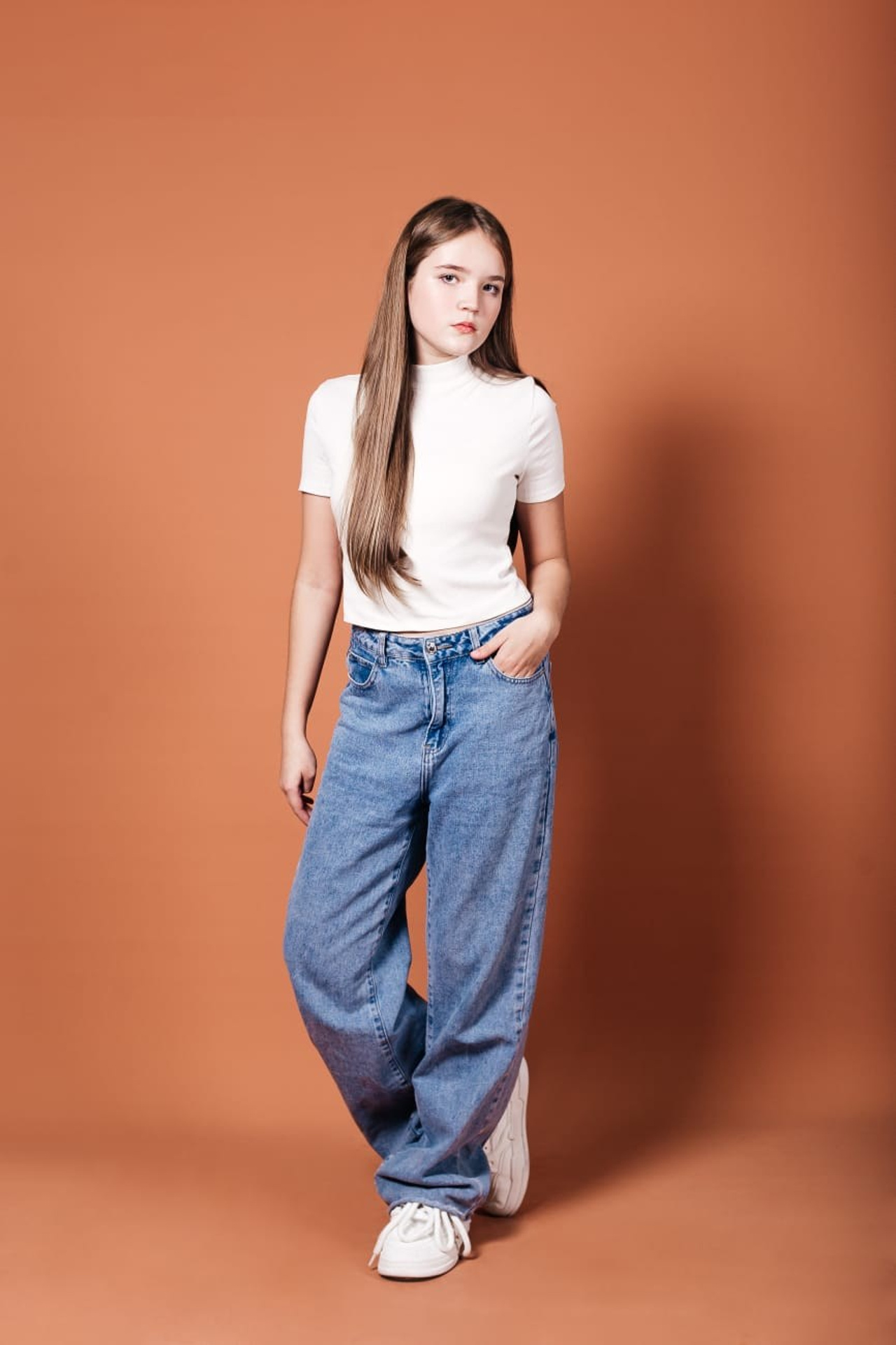 Модель для предметной съемки Вероника id 14 512 Красноярск| Sale Easy