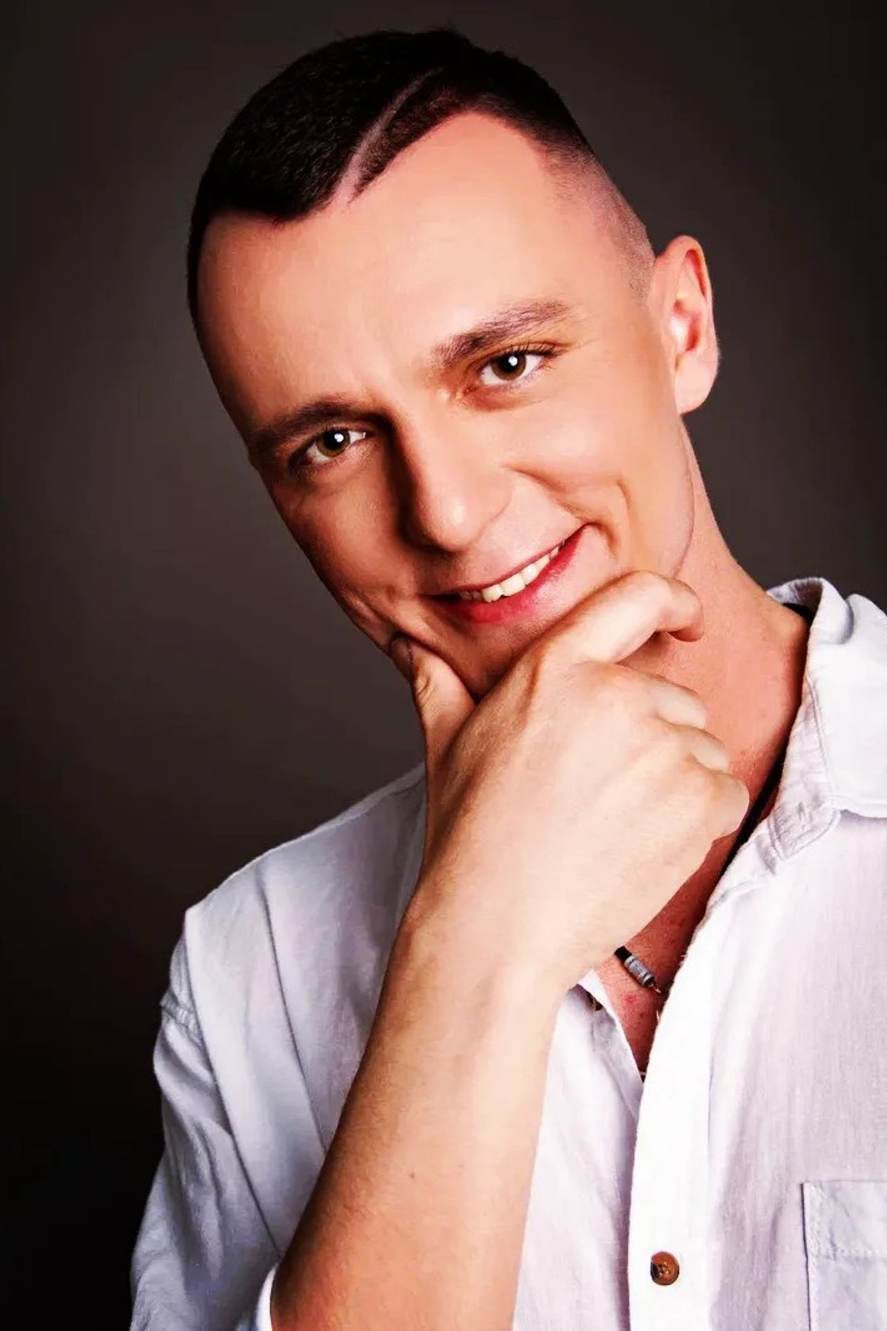 Модель для предметной съемки Артур Б. Н.Н.| Sale Easy