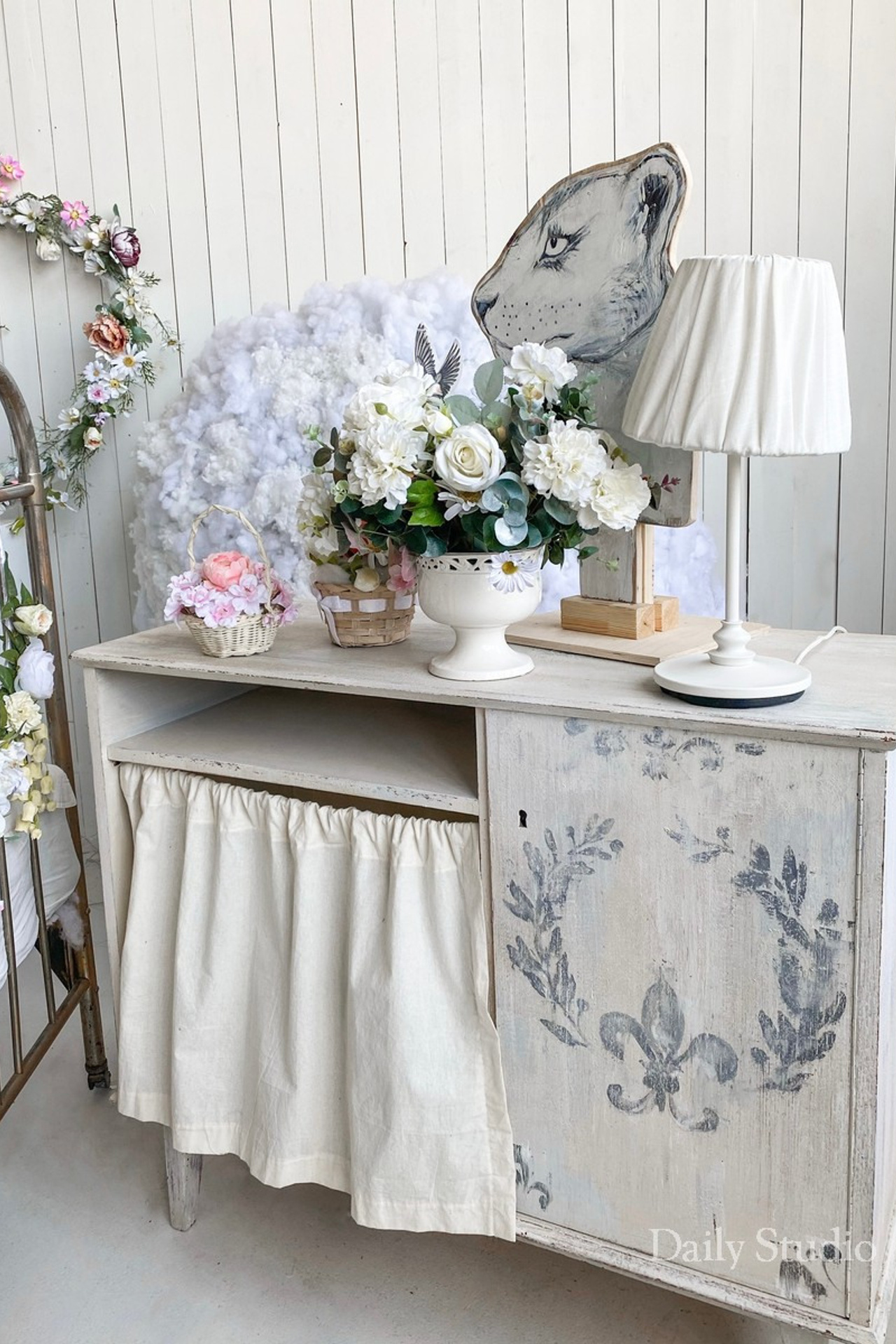 Студия DAILY STUDIO — зал Мастерская для предм. съемки С.-Пб|Sale Easy