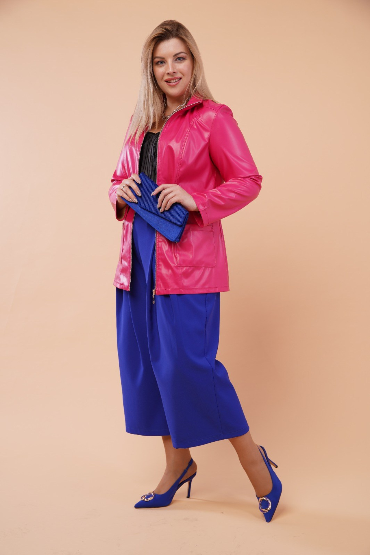 Модель plus size для предметной съемки Людмила А. Москва | Sale Easy